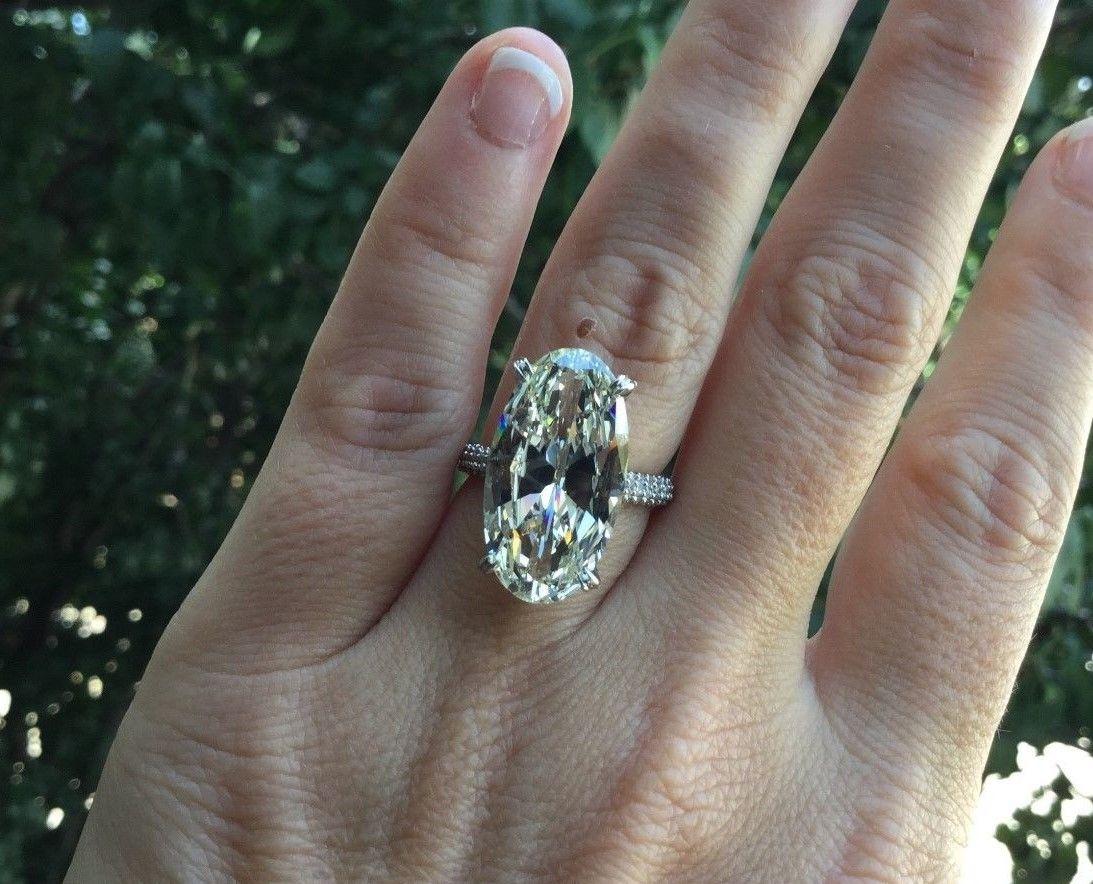 Women's or Men's GIA Certified 11.26 Carat Oval Shaped Diamond Platinum Engagement Ring For Sale