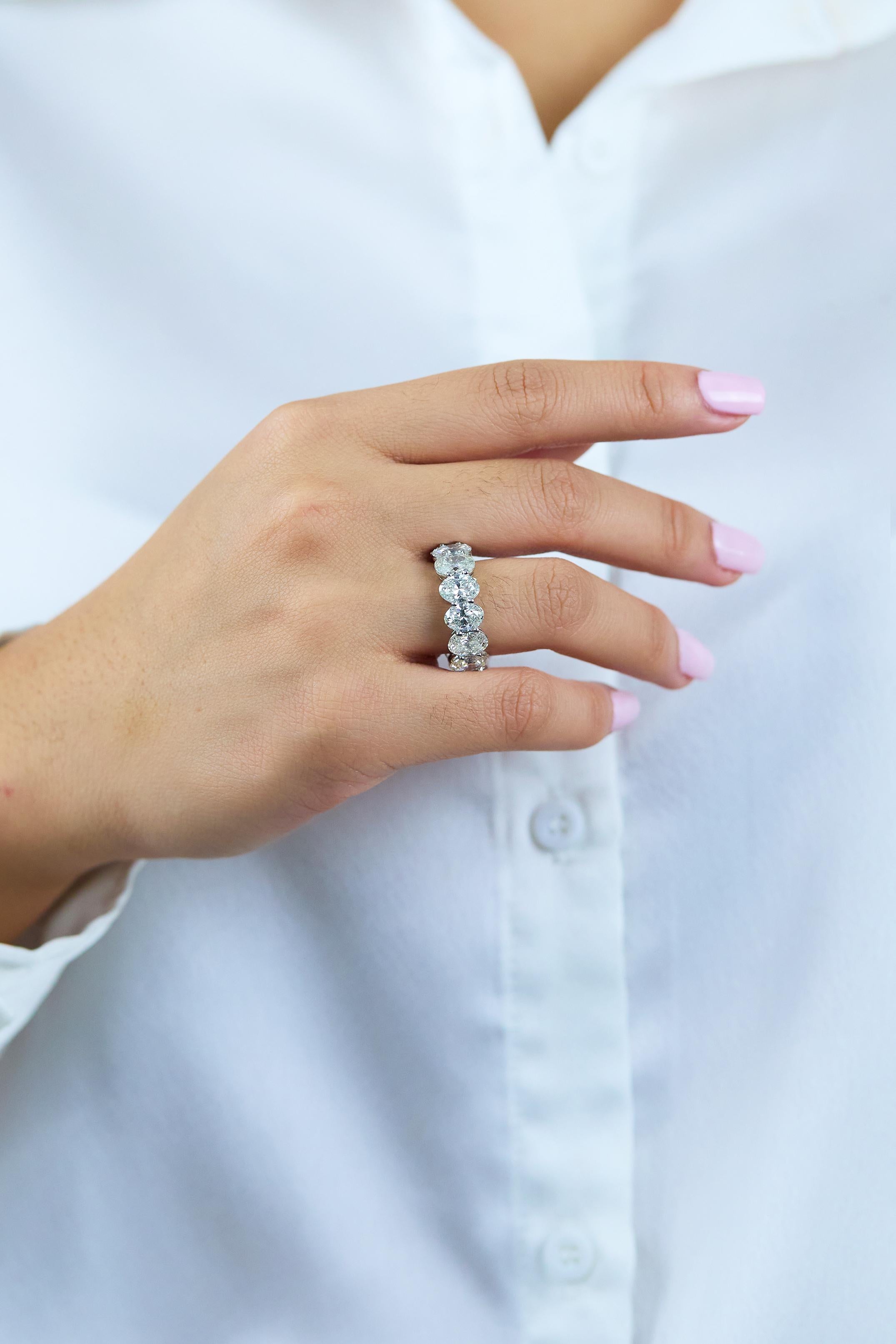 Anillo de boda de eternidad con diamante de talla oval certificada por GIA de 11.27 quilates totales Corte oval en venta