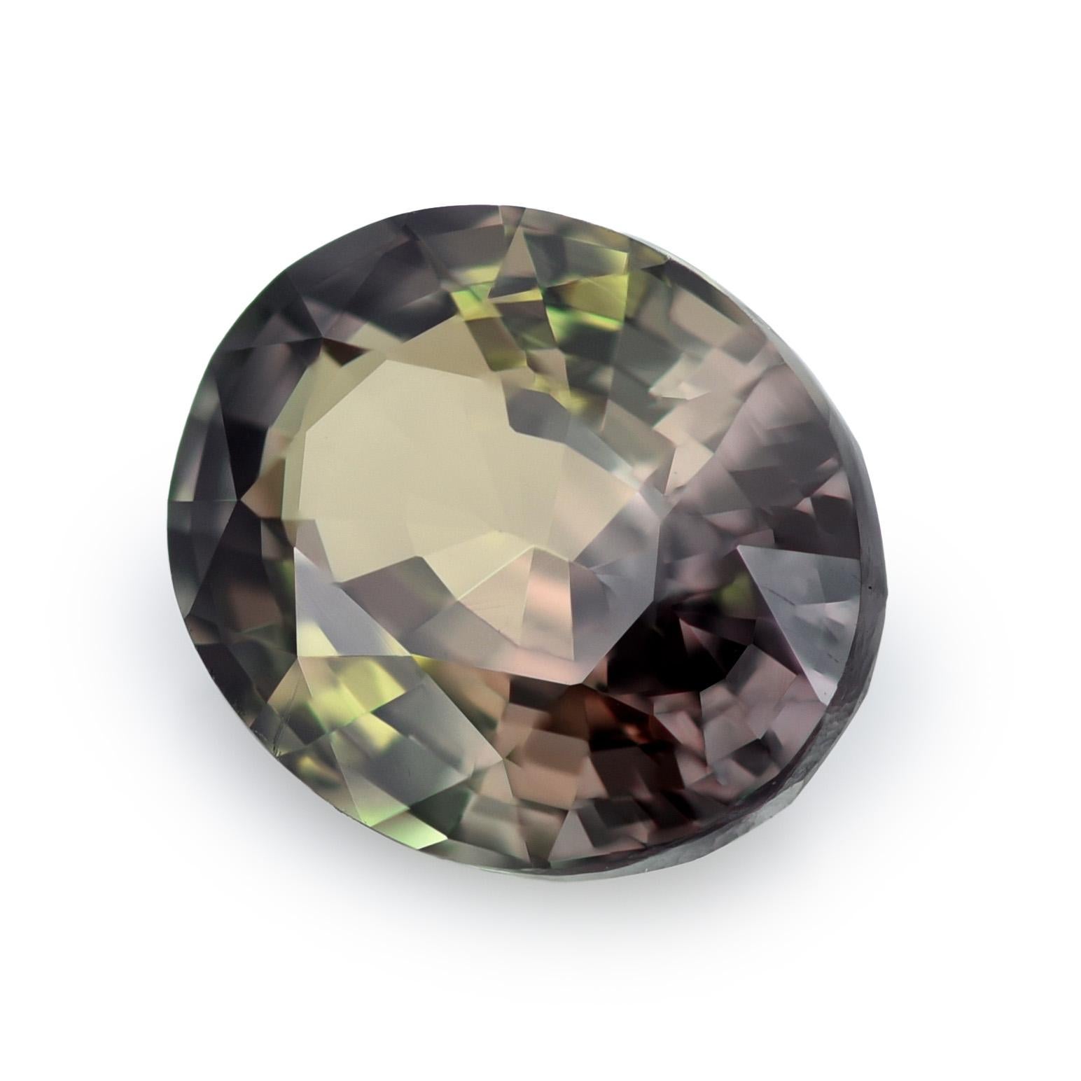 GIA Certified 1.13 Carats Color Changes Alexandrite In New Condition For Sale In Los Angeles, CA