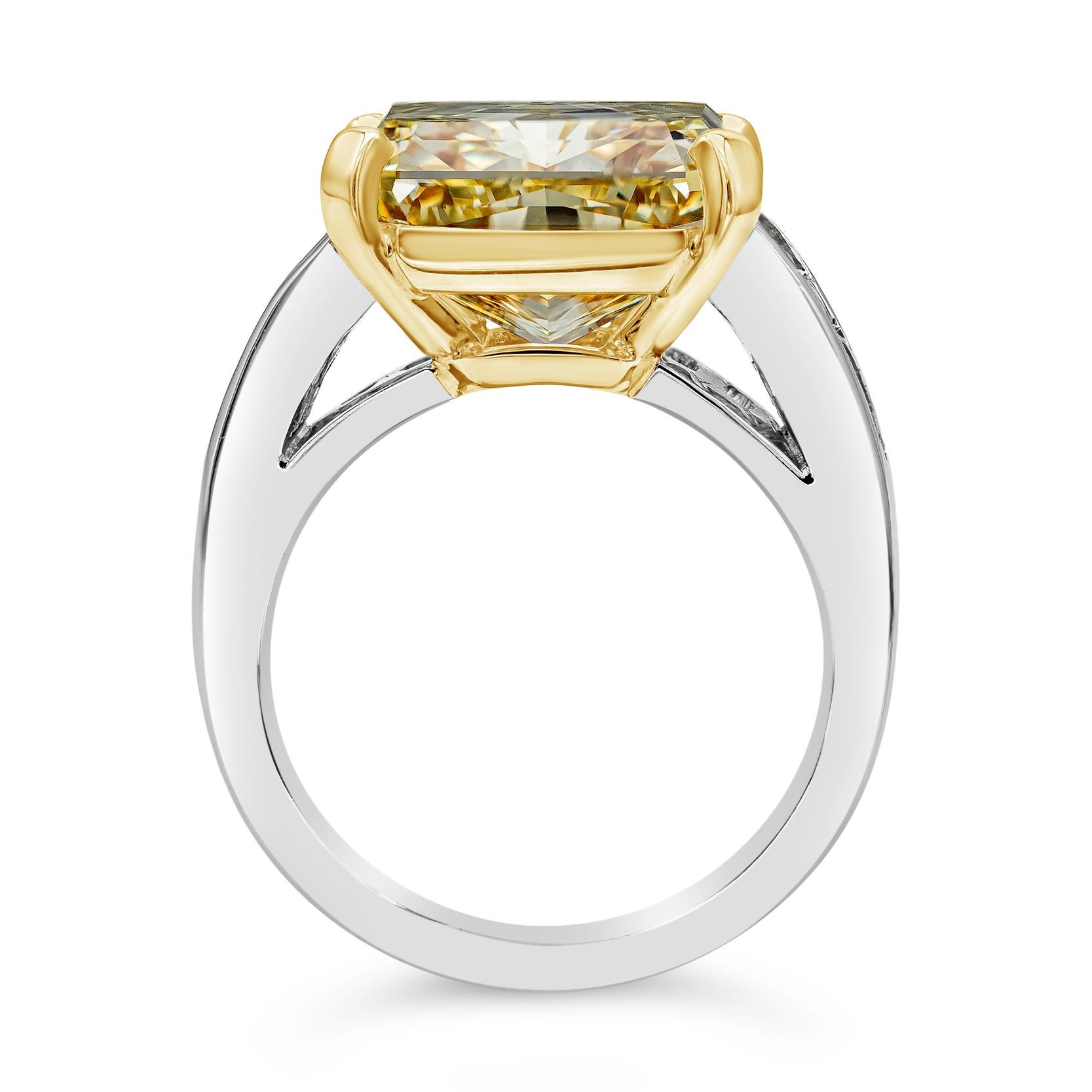 GIA-zertifizierter intensiv gelber Strahlenschliff mit 11.30 Karat  Diamant-Verlobungsring (Zeitgenössisch) im Angebot