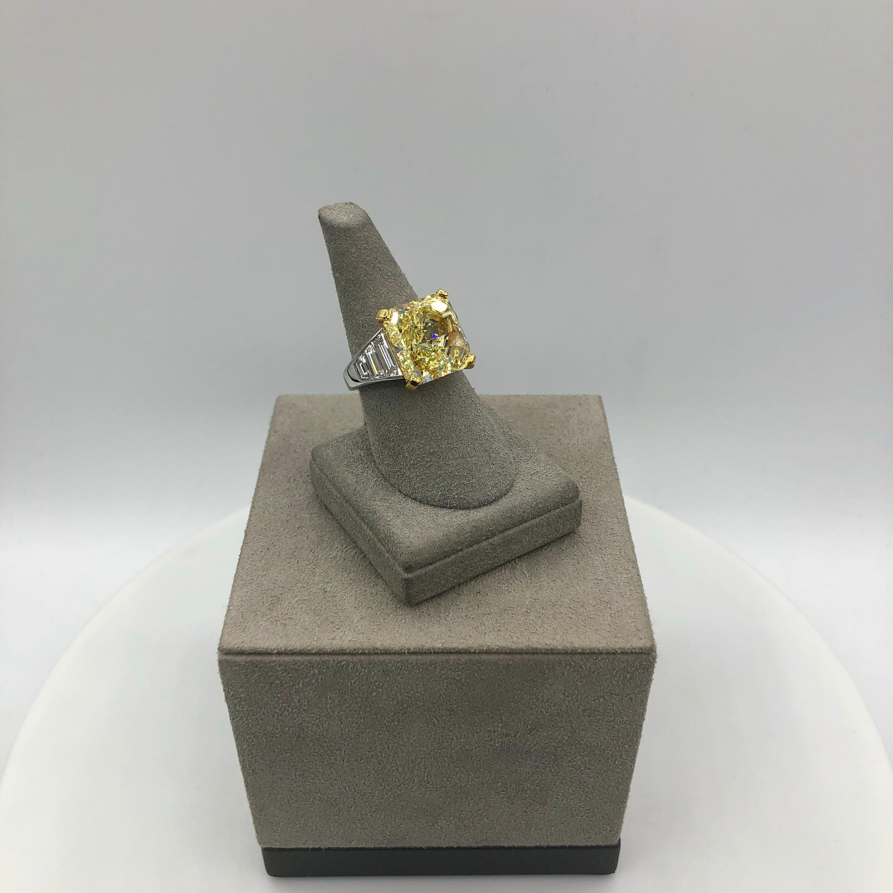 GIA Certified 11.30 Carat Radiant Cut Intense Yellow  Diamond Engagement Ring For Sale 1
