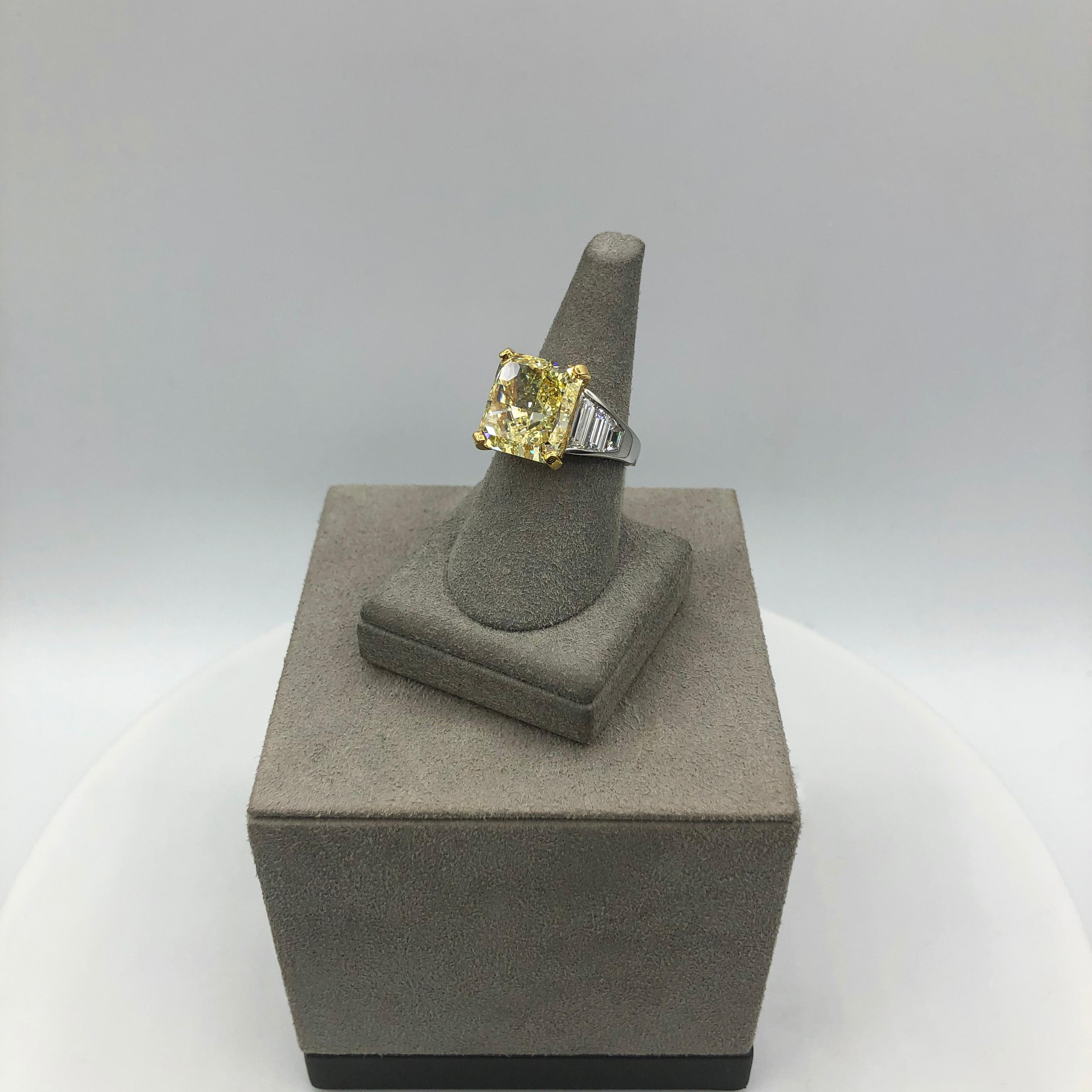 GIA Certified 11.30 Carat Radiant Cut Intense Yellow  Diamond Engagement Ring For Sale 2