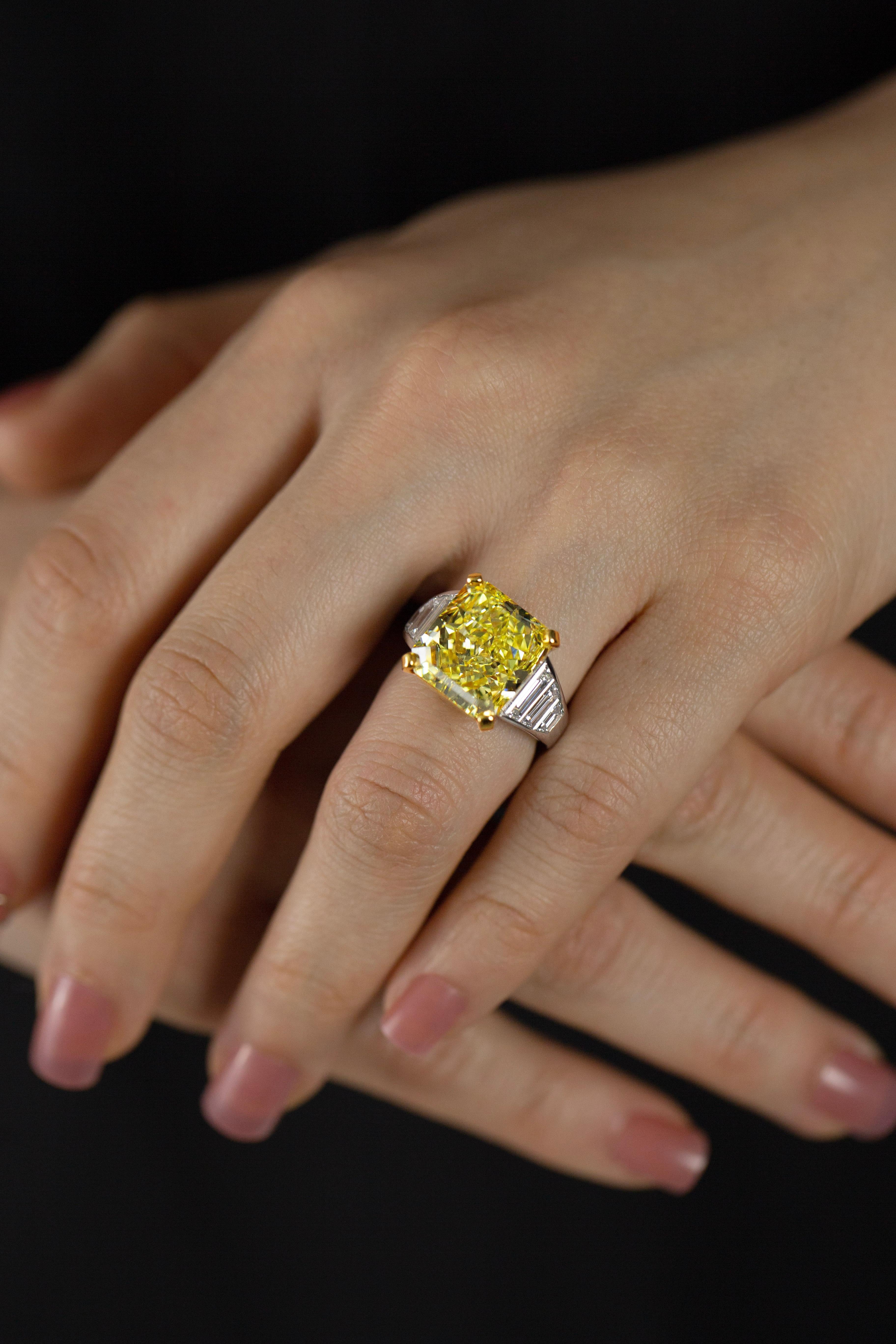 Contemporary GIA Certified 11.30 Carat Radiant Cut Intense Yellow  Diamond Engagement Ring For Sale