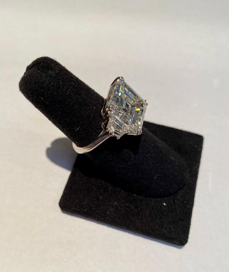 GIA Certified 11.32 Carat J VS2 Asscher Cut Diamond Ring For Sale at ...