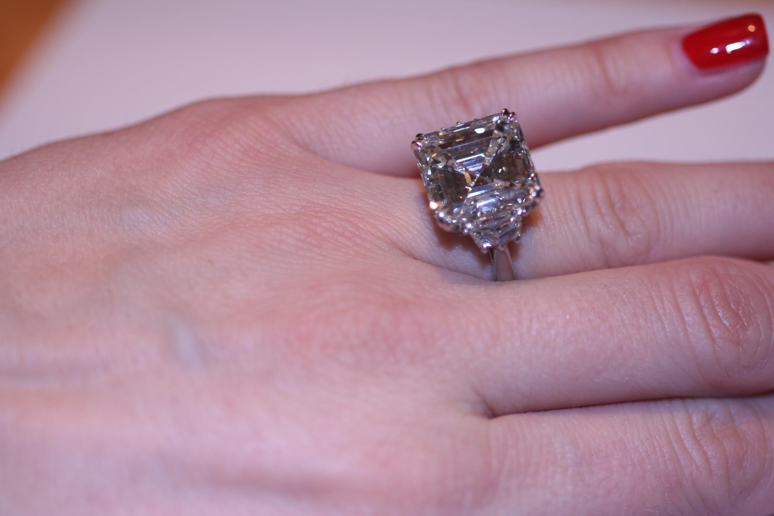Modern GIA Certified 11.32 Carat J VS2 Asscher Cut Diamond Ring For Sale