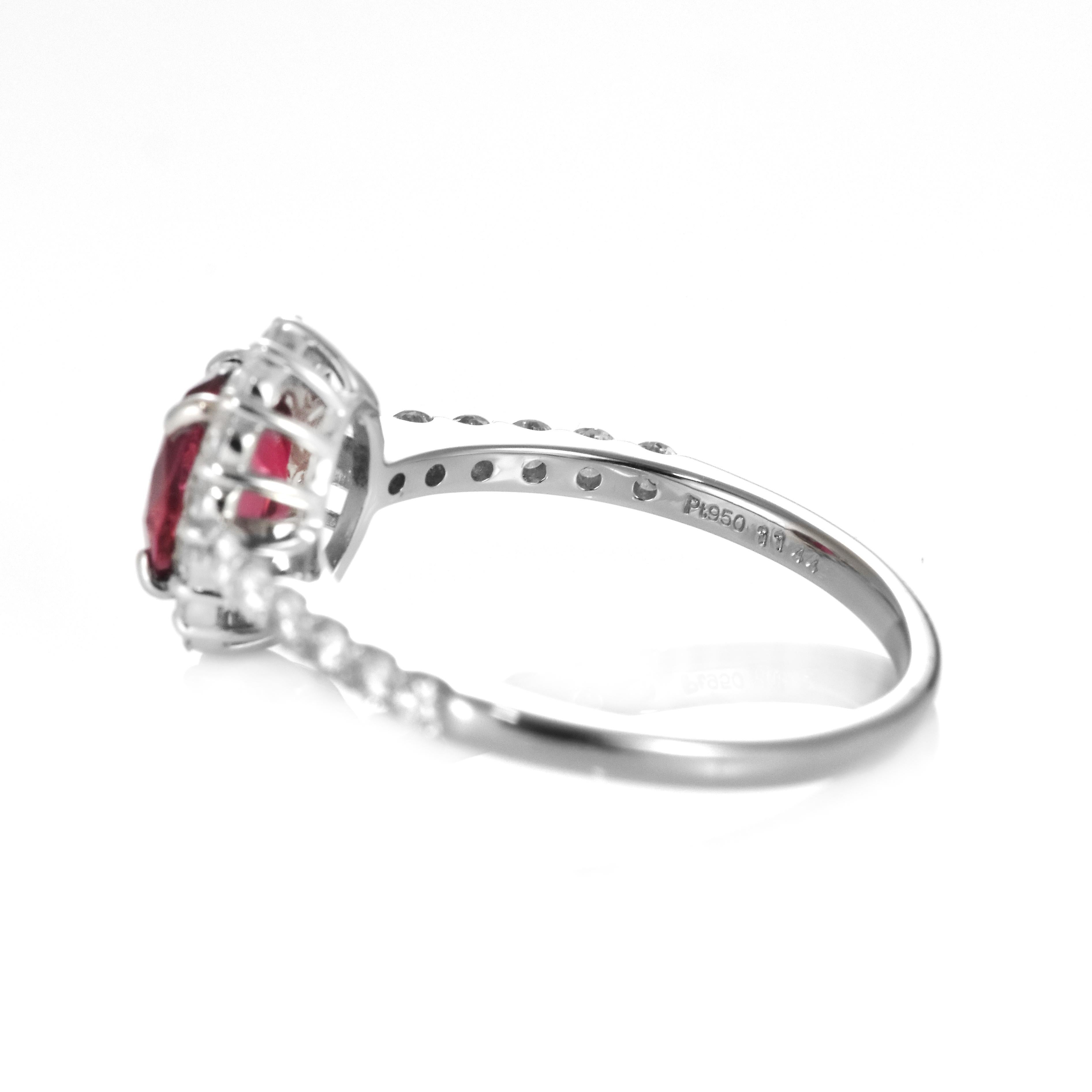GIA Certified 1.14 Carat Burmese, No Heat Spinel Ring Set in Platinum In New Condition For Sale In Tokyo, JP