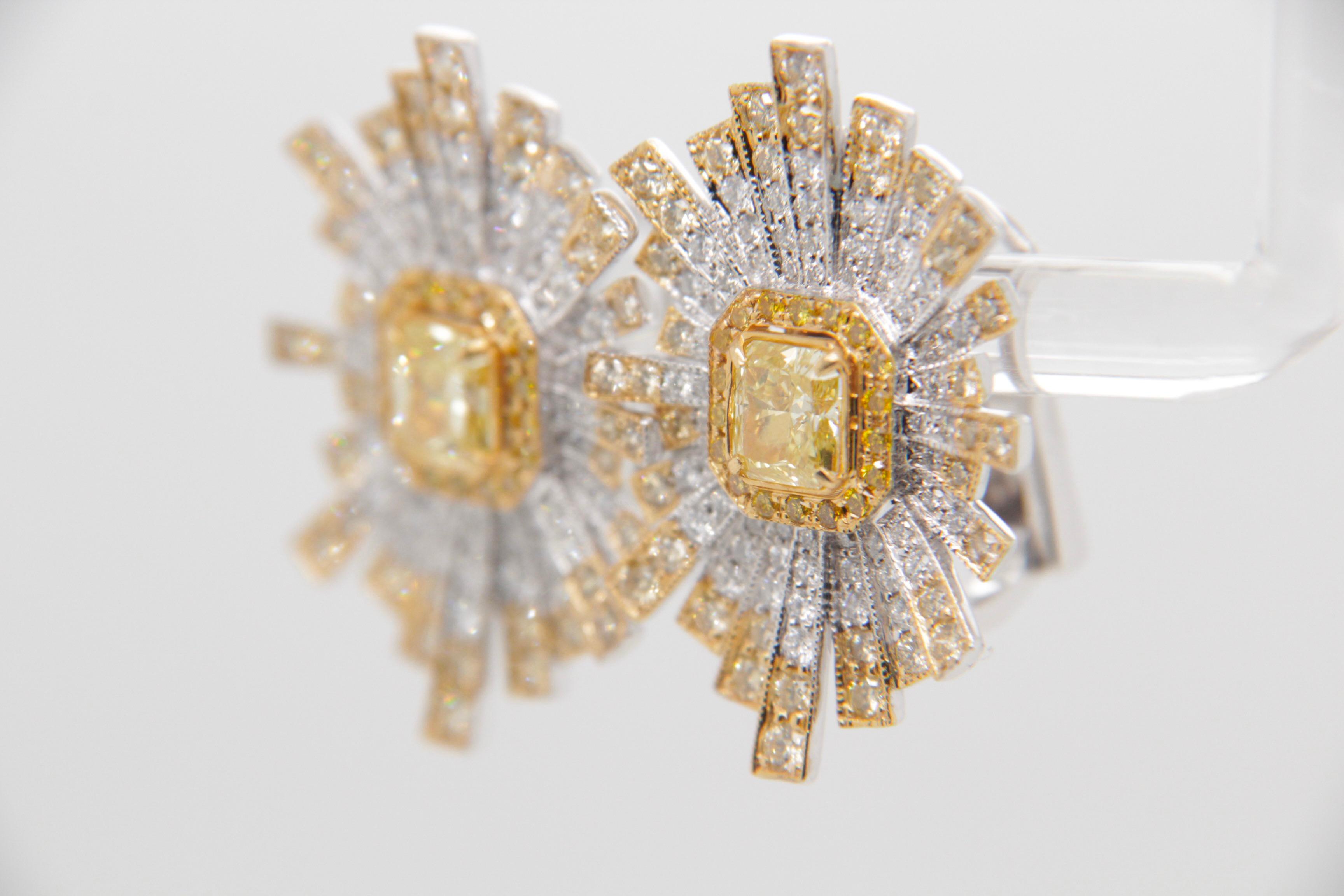 GIA Certified 1.14 Carat Fancy Intense Yellow Diamond Earring in Gold In New Condition For Sale In Bangkok, TH