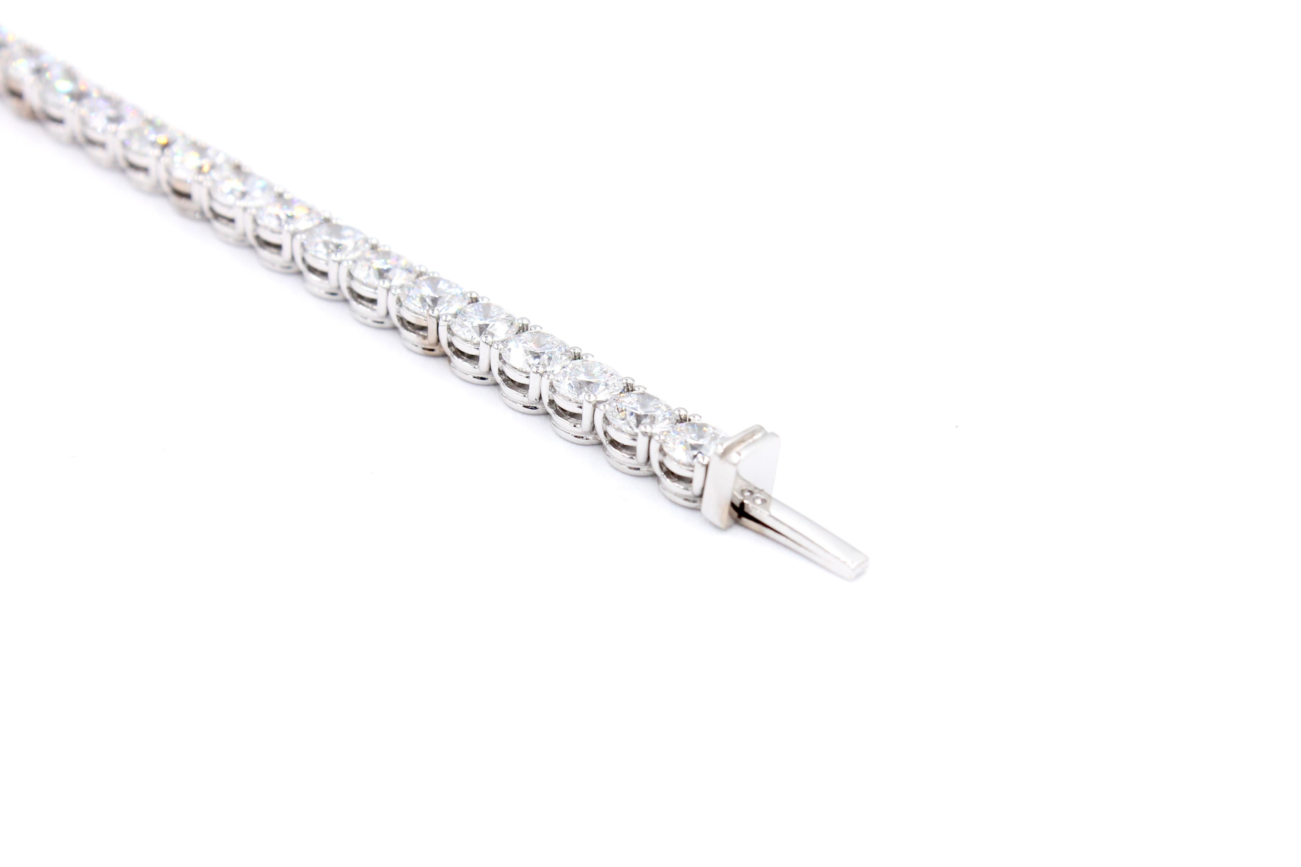 Taille ronde Bracelet tennis en diamants de 11,44 carats certifiés par le GIA  en vente