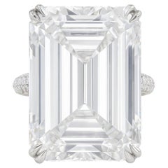 Certificado GIA 11.49 ct. Anillo de platino con diamante talla esmeralda