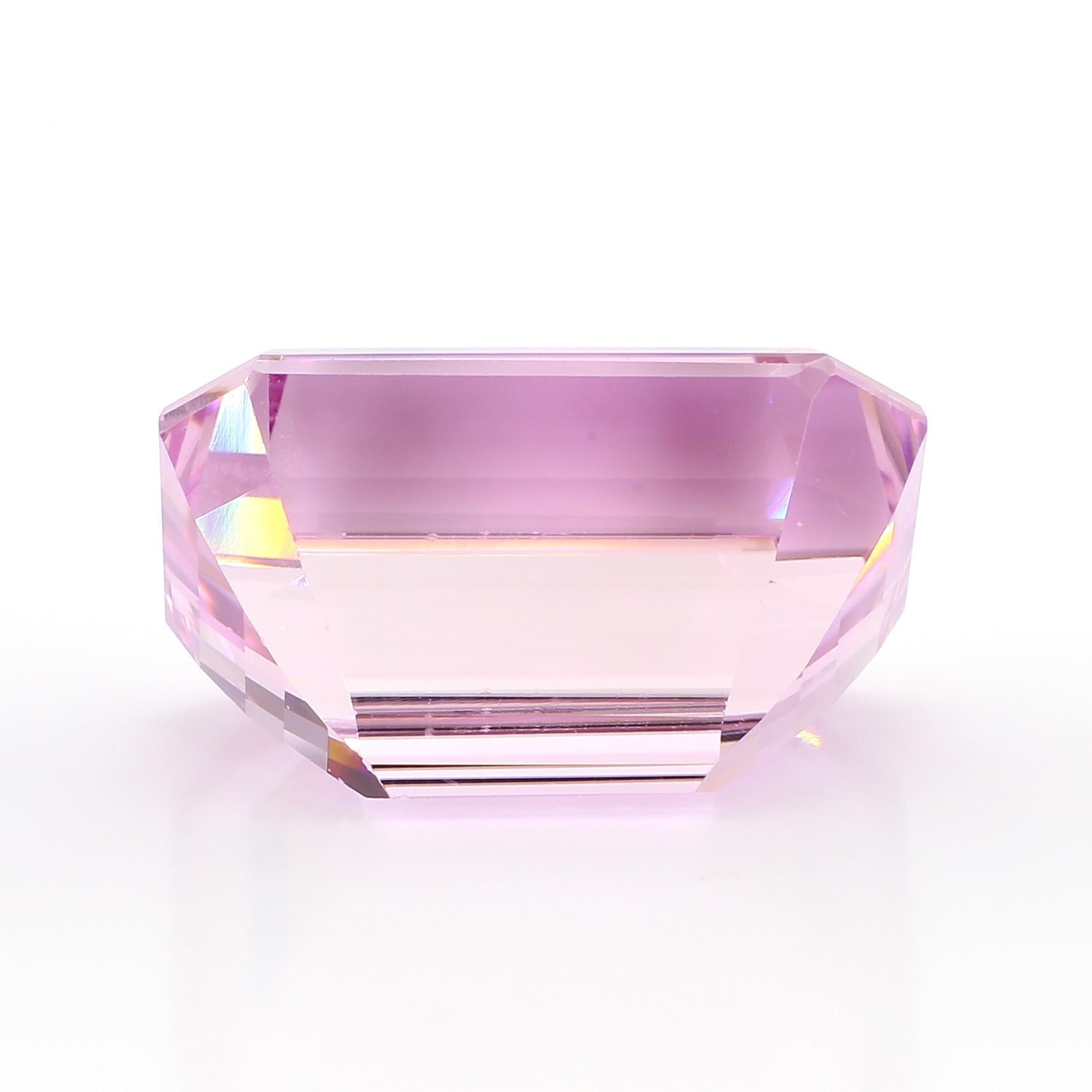 Donna GIA Certificato 115,10 Carati Taglio Smeraldo Kunzite Rosa Sciolto in vendita