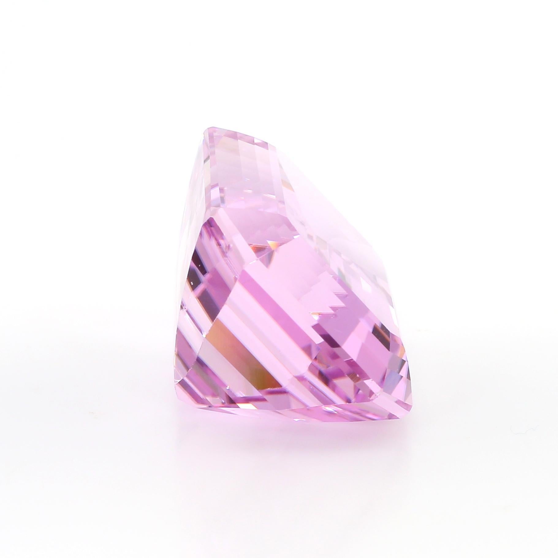 GIA Certificato 115,10 Carati Taglio Smeraldo Kunzite Rosa Sciolto in vendita 2