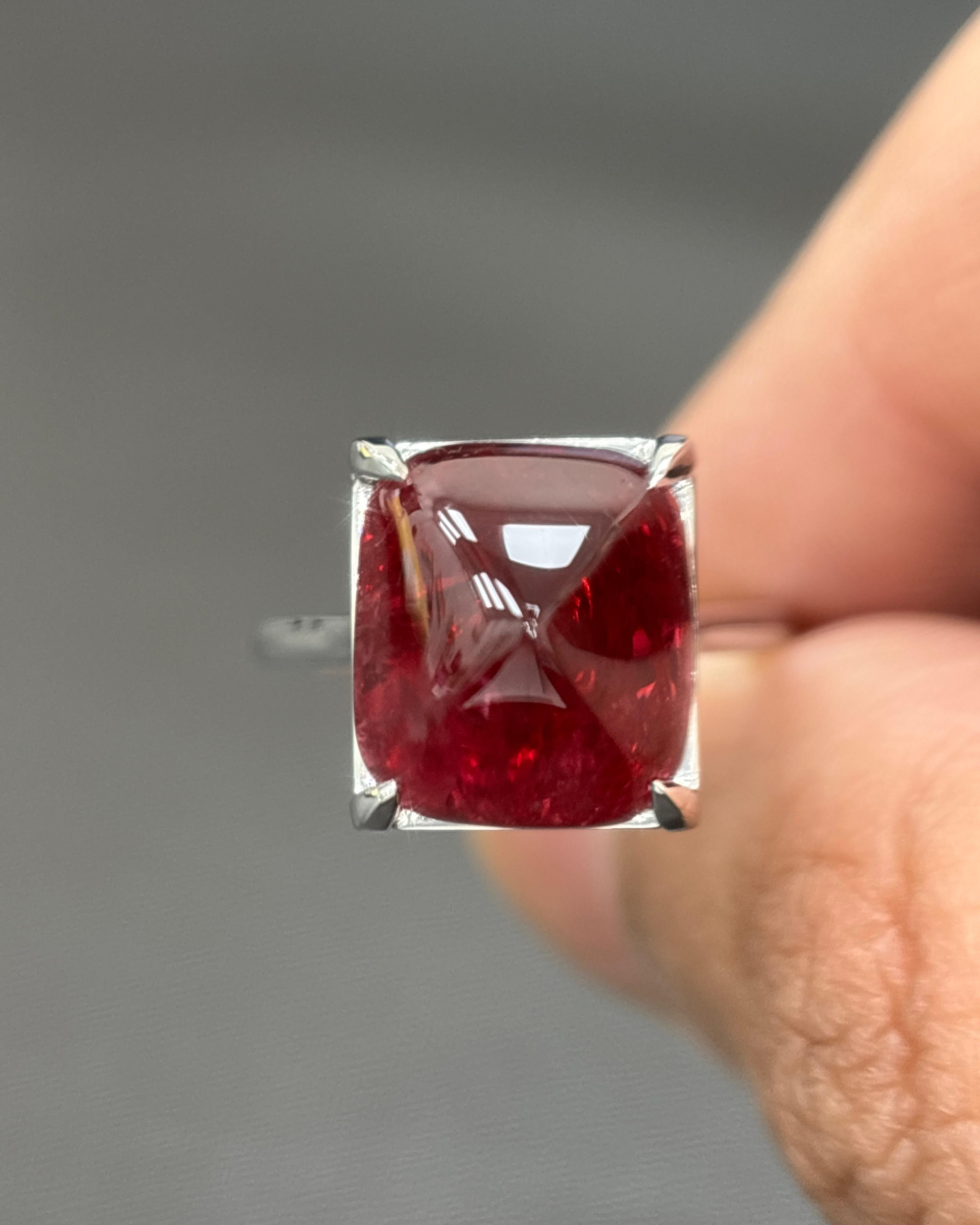 GIA zertifiziert 11,56 Karat Burma keine Hitze Spinell Sugarloaf Platin Ring (Kegel-Cabochon) im Angebot