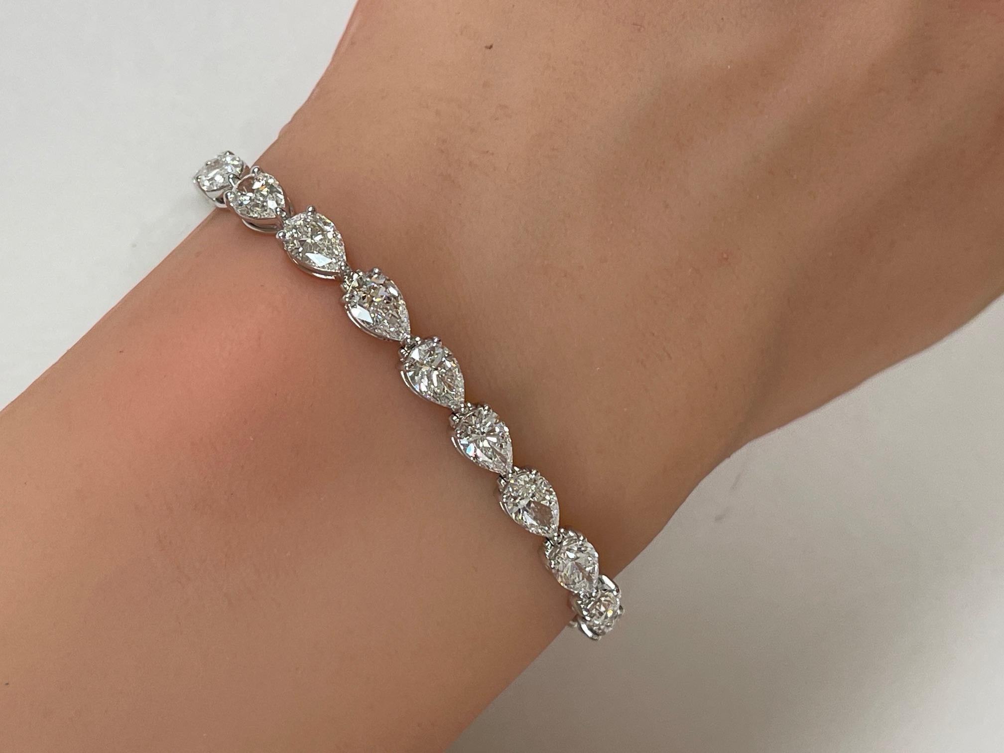 GIA certified 11.59 CTW Pear Shape Diamond Tennis Bracelet in 14K White Gold For Sale 1