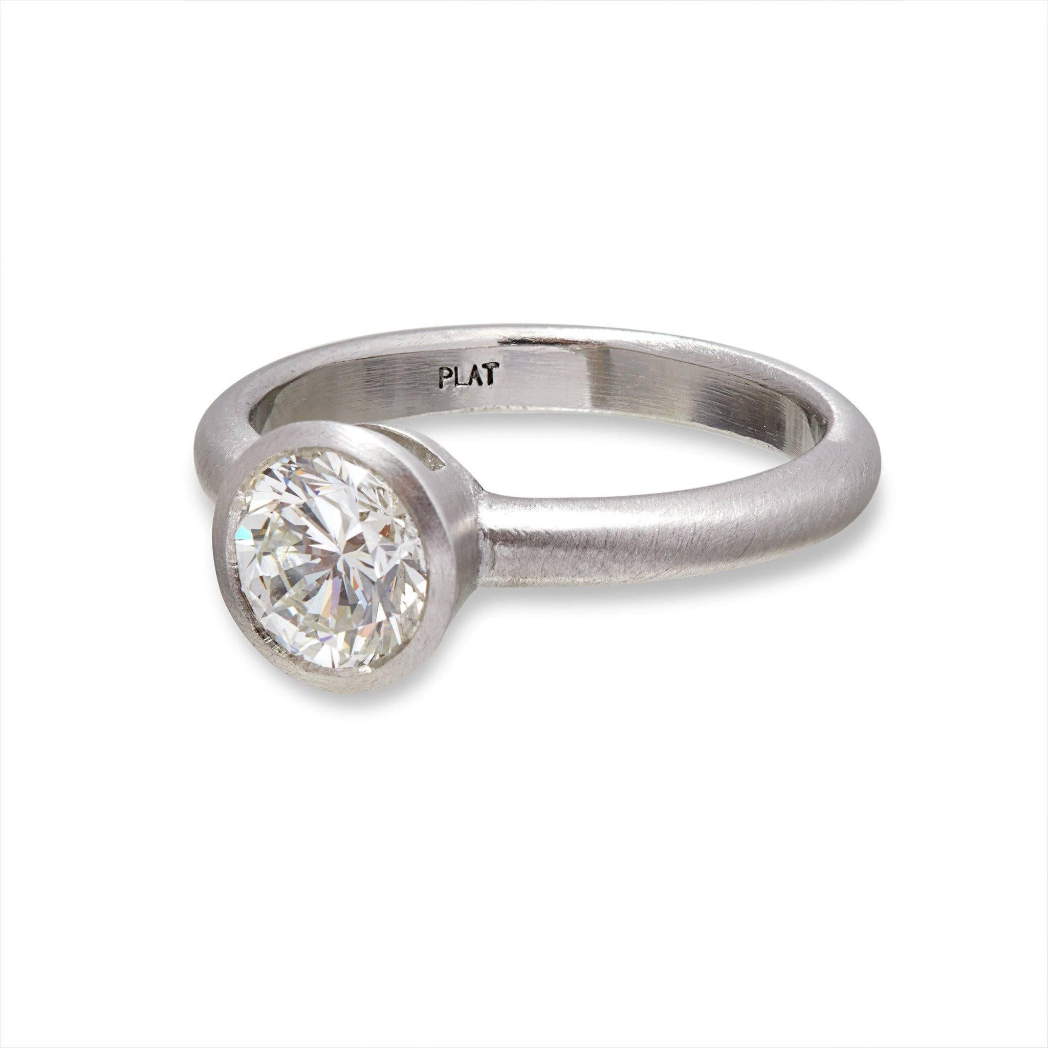 Contemporary GIA Certified 1.17 Carat Diamond Engagement Ring in Platinum