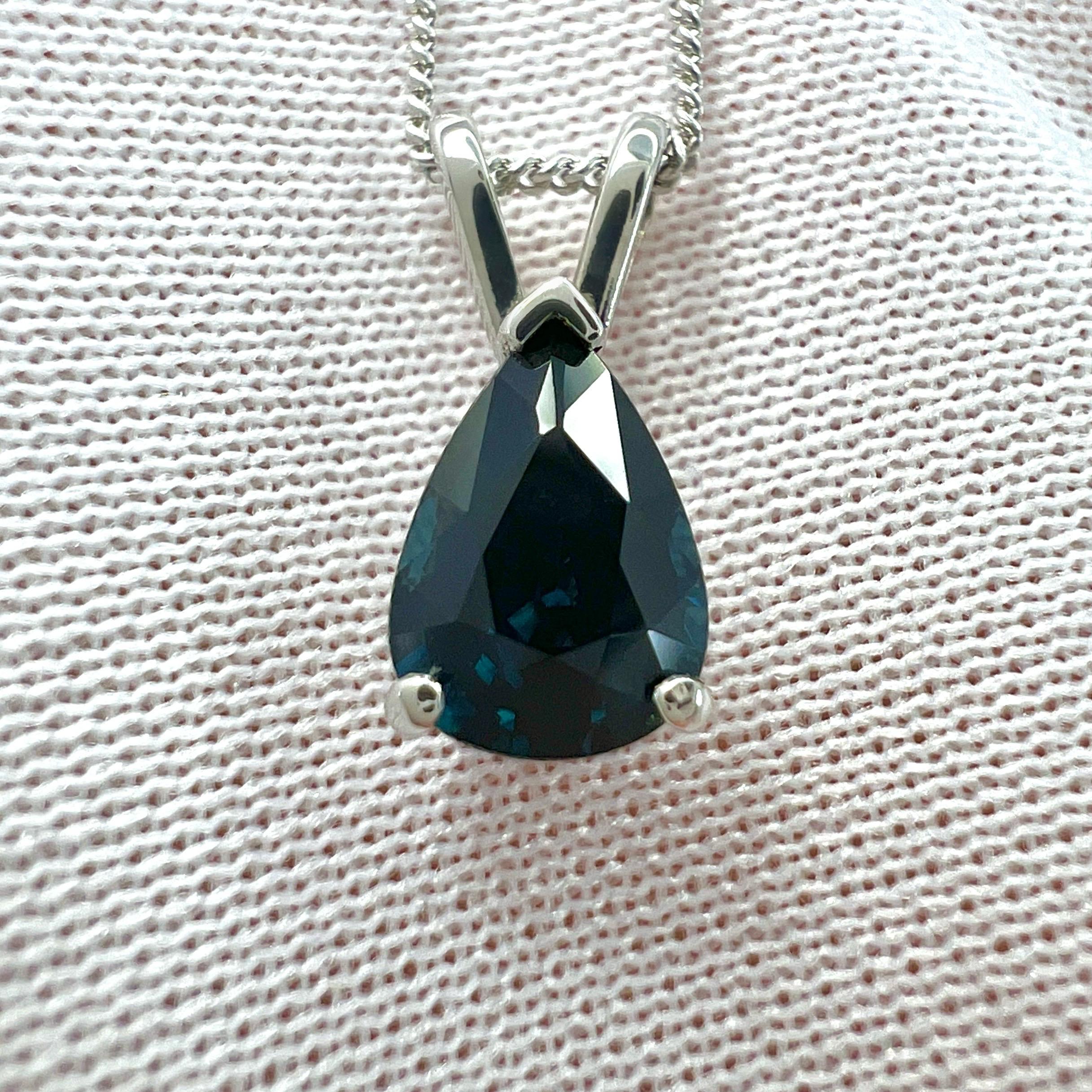 Pendentif en or blanc 18 carats avec saphir bleu profond poire non traité certifié GIA de 1,17 carat en vente 3