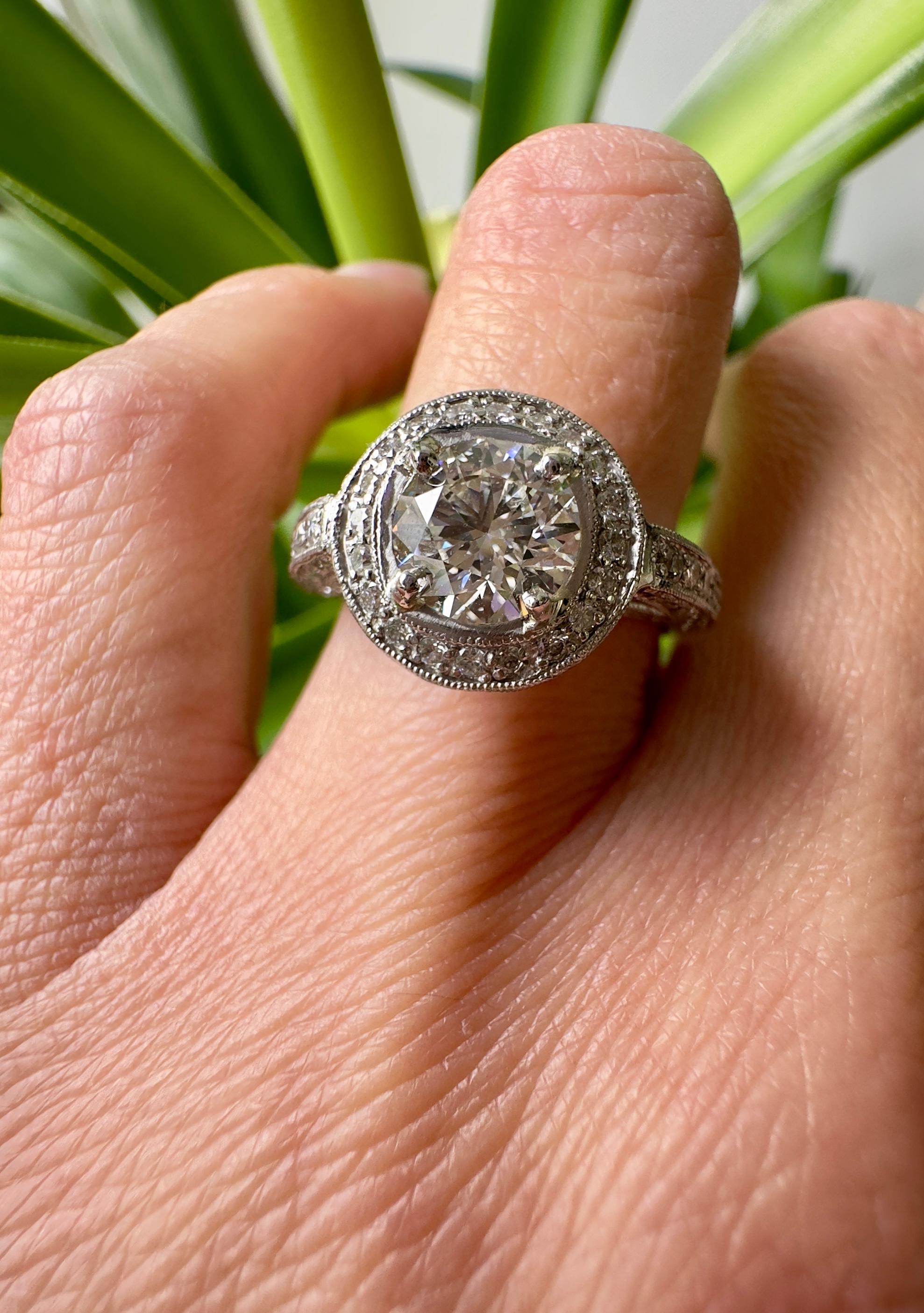 GIA Certified 1.18 Carat Round Brilliant Diamond in Platinum and Diamond Ring For Sale 1