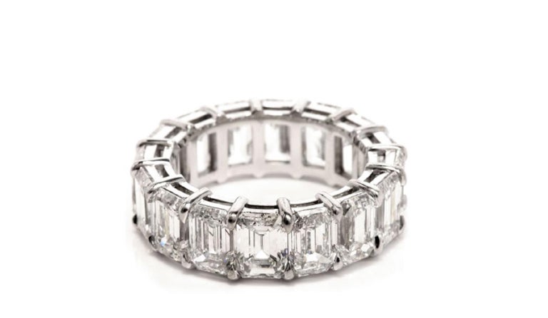 Modern GIA Certified 11.80 Carat Emerald Cut Diamond Eternity Band Ring Platinum For Sale