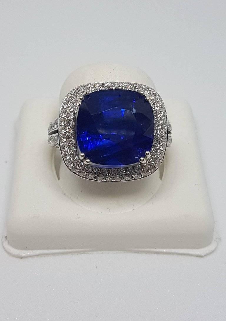 Art Deco GIA Certified 11.81 Carat Natural Blue Sapphire Ring in Micro pave Setting For Sale