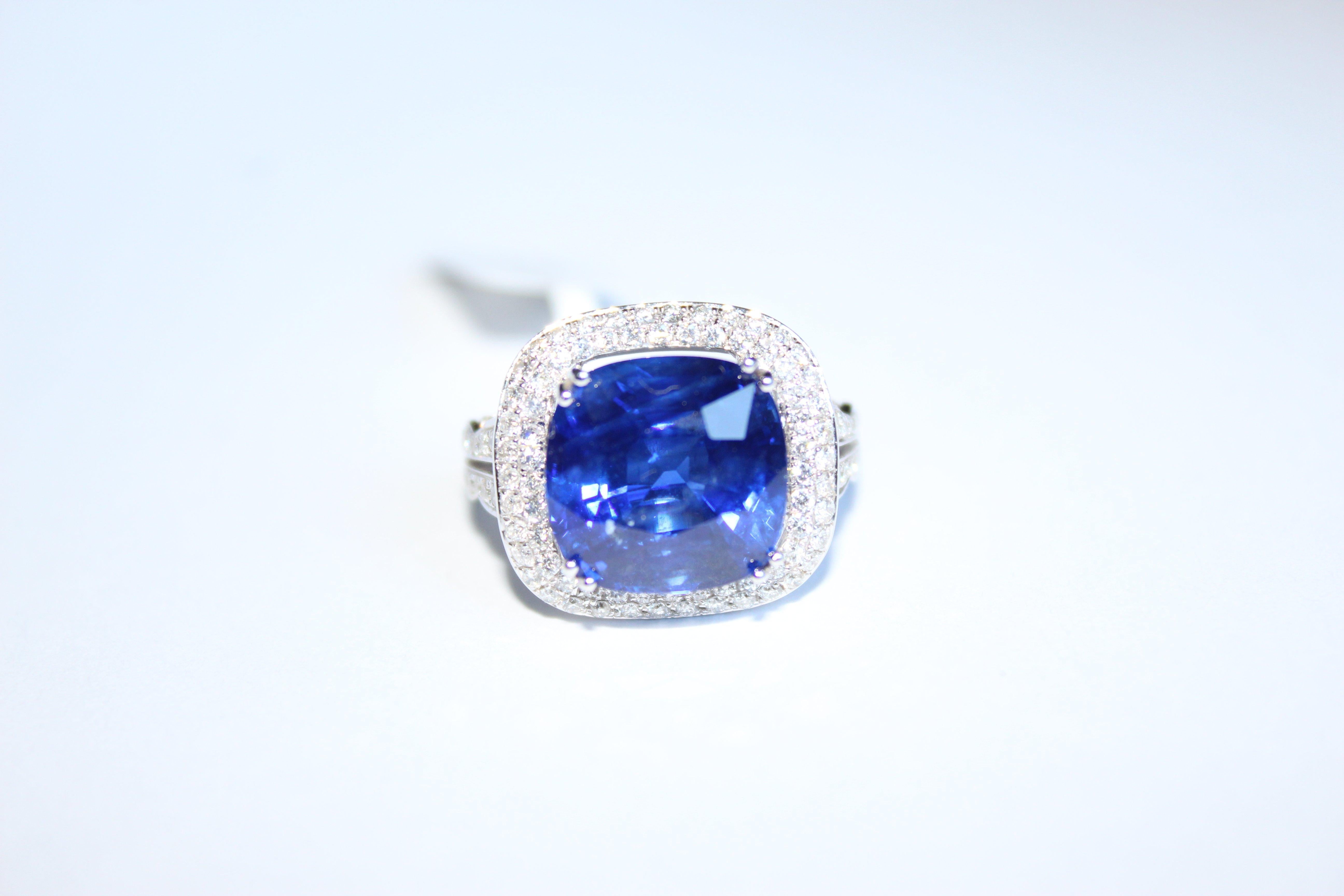 GIA Certified 11.81 Carat Natural Blue Sapphire Ring in Micro pave Setting In New Condition For Sale In New York, NY