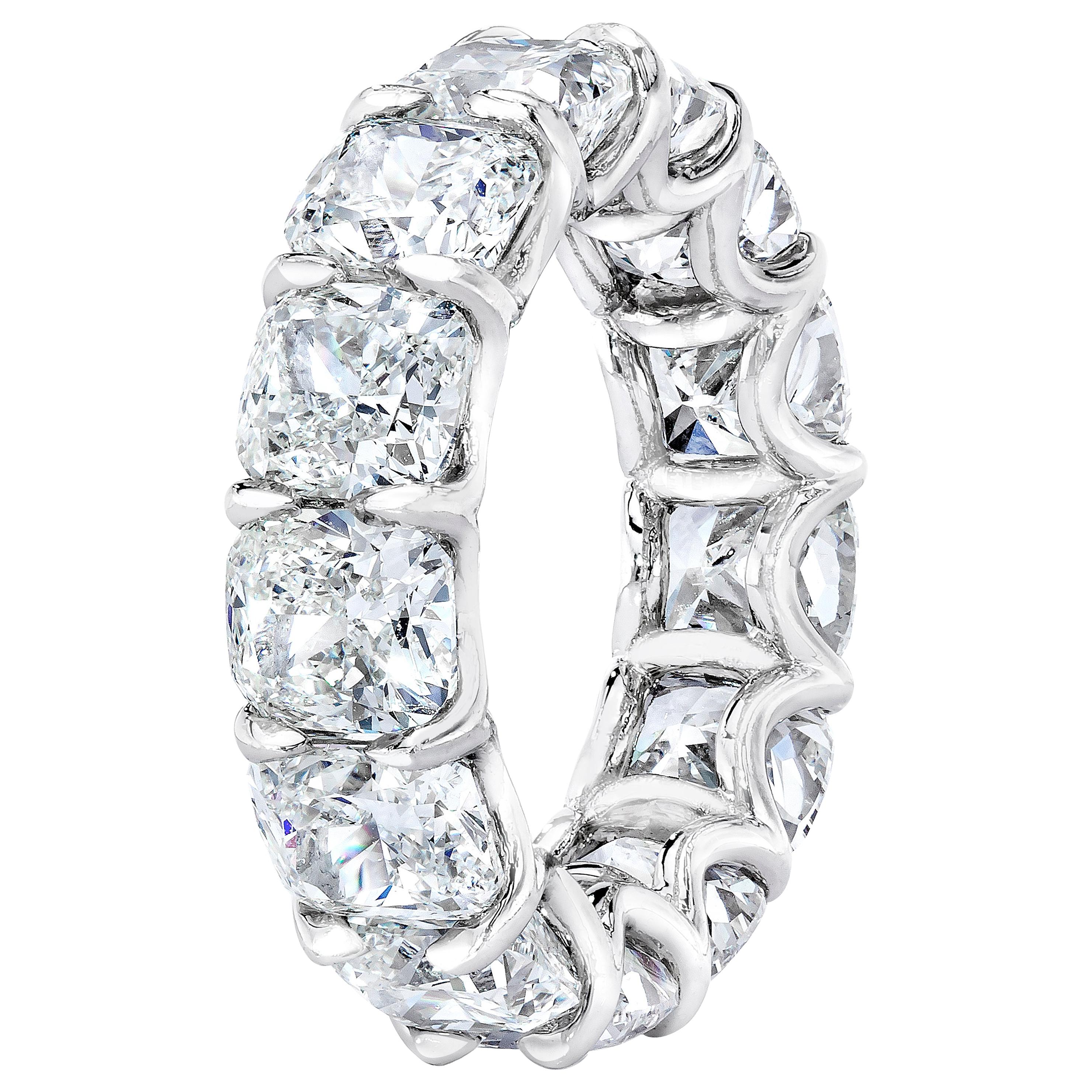 GIA Certified 11.90 Carat '90pt each' Cushion Cut Diamond Eternity Band Ring For Sale