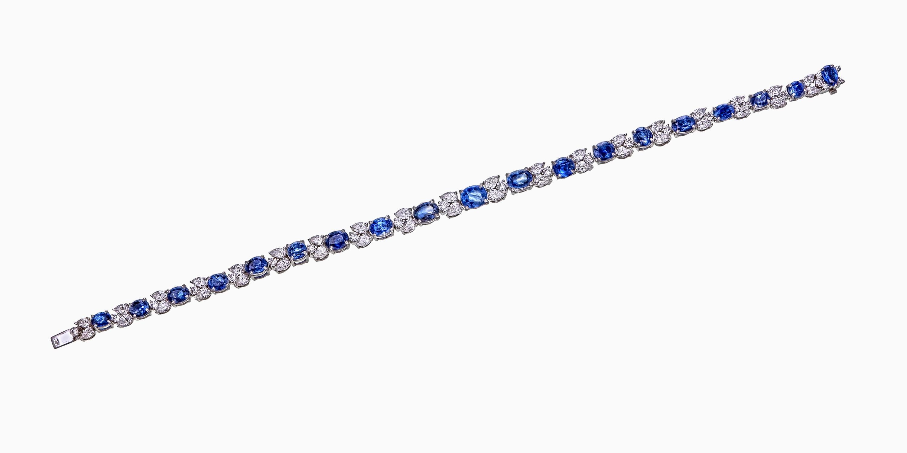 Pulsera de diamantes Cachemira sin calor con zafiro azul certificado por GIA de 11,91 quilates en 18 quilates Moderno en venta