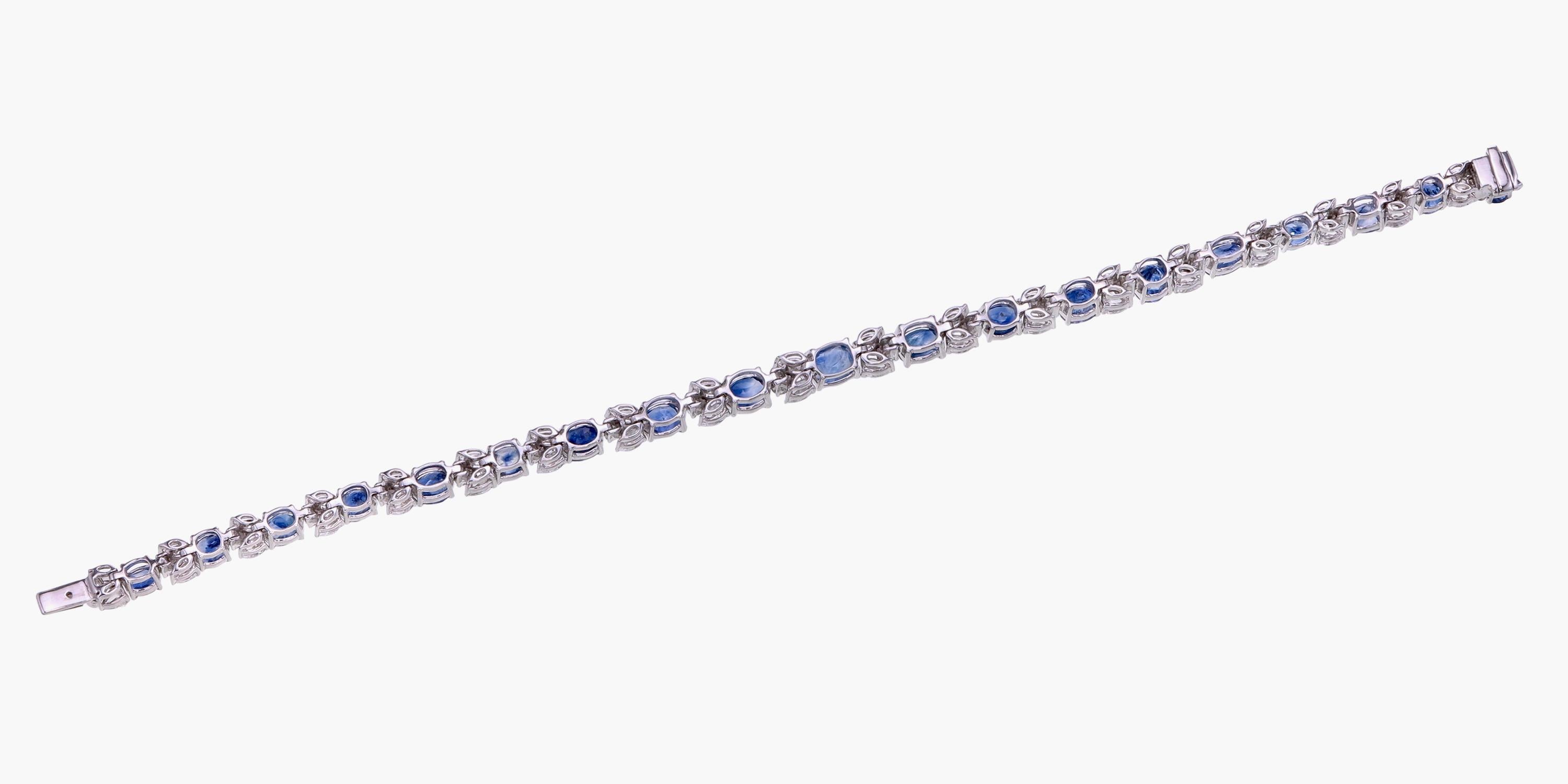 Pulsera de diamantes Cachemira sin calor con zafiro azul certificado por GIA de 11,91 quilates en 18 quilates Corte oval en venta