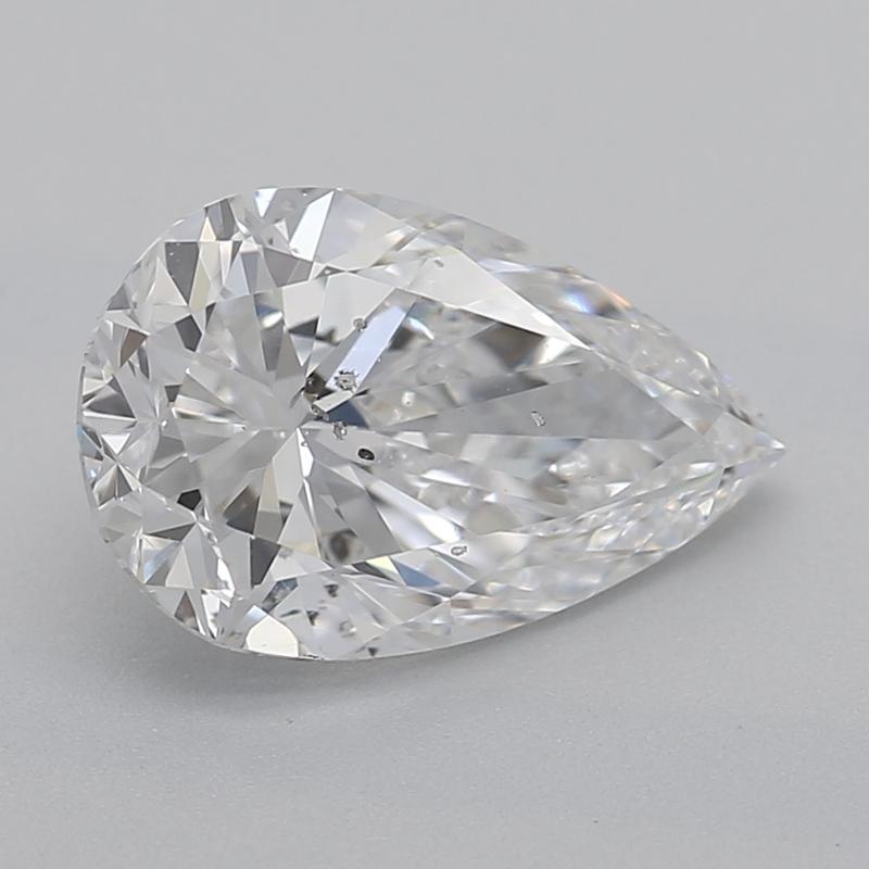 Rehaussez votre collection de bijoux avec cette magnifique bague en diamant, ornée d'un diamant poire époustouflant en son cœur, pesant 1,2 , classé D et SI2. Le savoir-faire exceptionnel est évident dans le design exquis, où la pierre centrale