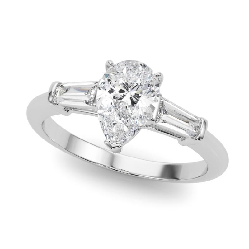 Taille poire GIA Certified 1.2 Carat Pear & Baguette Three-Stone Diamond Ring (bague à trois pierres) en vente