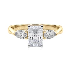 Anello con diamante radiante est-ovest a tre pietre certificato GIA da 1.2 carati