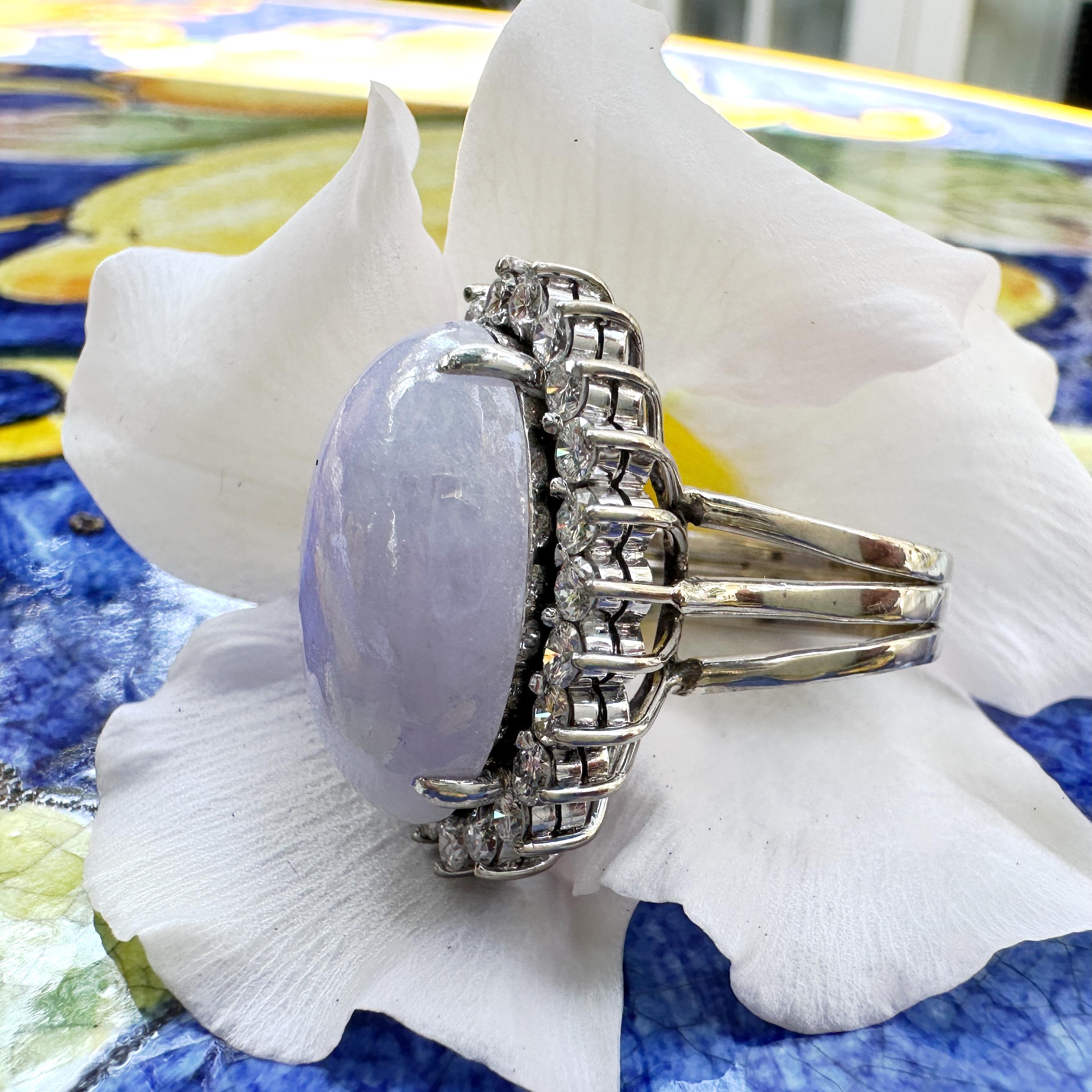 GIA-zertifiziert 12 Karat Typ A Lavendel Jade & Diamant Weißgold Cocktail Ring (Cabochon) im Angebot