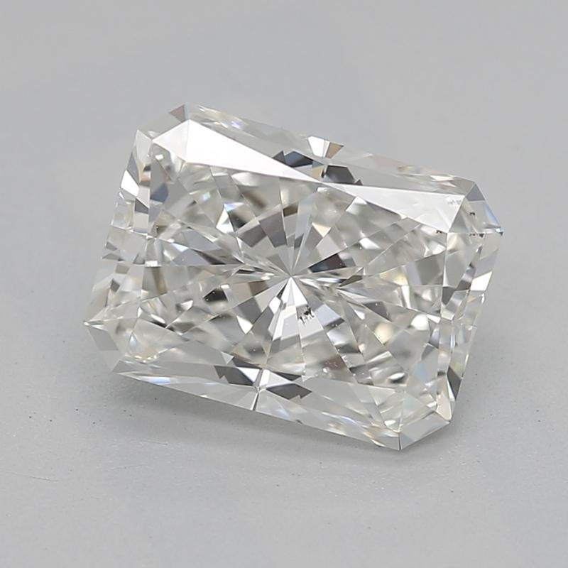 Questo straordinario anello con diamante è caratterizzato da una splendida pietra centrale radiosa del peso di 1,2 , con un valore mozzafiato di I e una purezza di SI1. Incastonato in un lussuoso oro bianco, l'anello è progettato per affascinare e