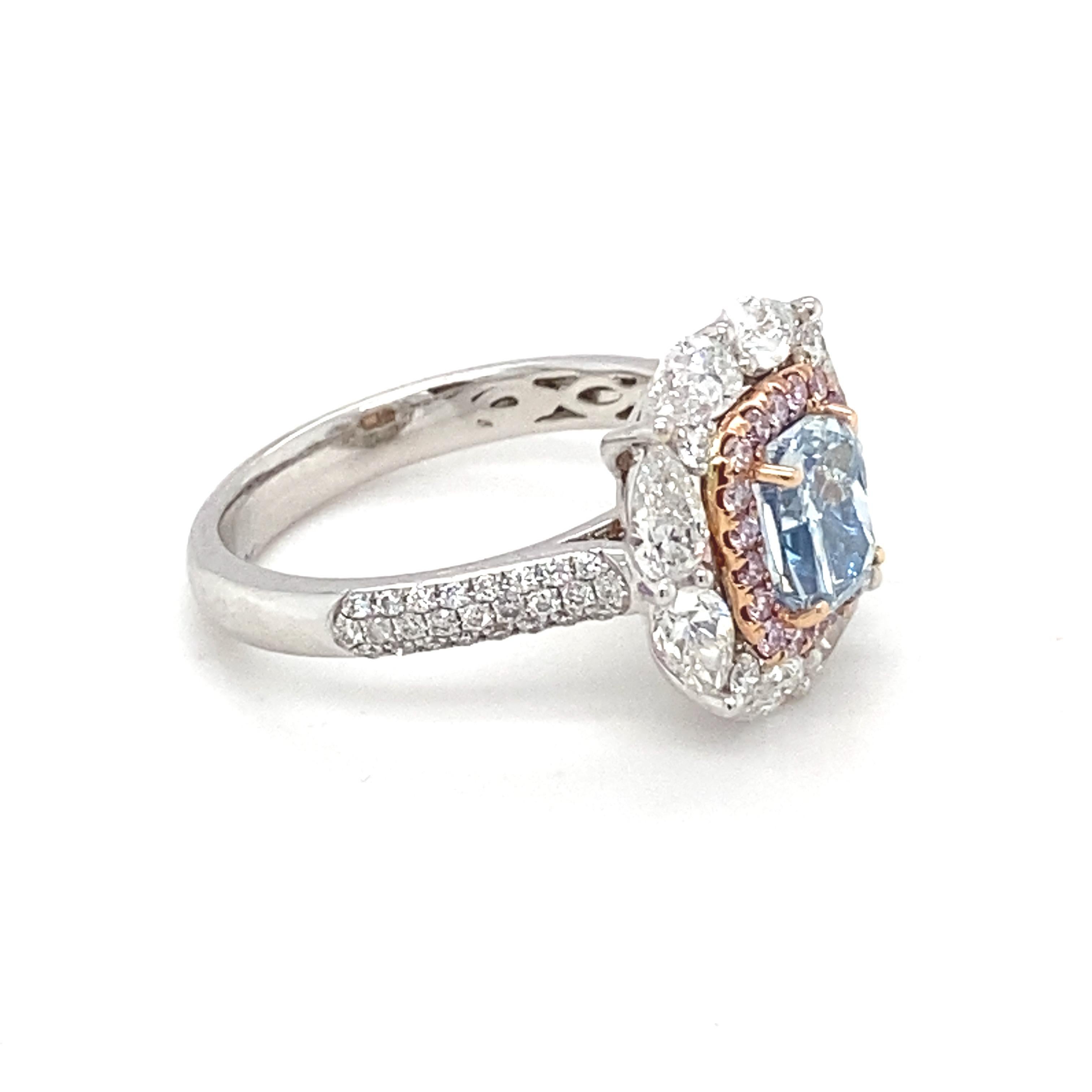 Verlobungsring mit GIA-zertifiziertem 1,20 Karat blauem Diamanten im Kissenschliff im Zustand „Neu“ im Angebot in Trumbull, CT