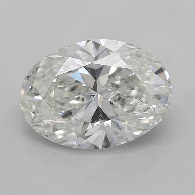 Progettato con raffinata eleganza, questo squisito anello con diamante vanta al centro un diamante ovale certificato GIA, del peso di 1,20 con una squisita classificazione I e SI2. L'eccezionale brillantezza del diamante è esaltata dalla sottile