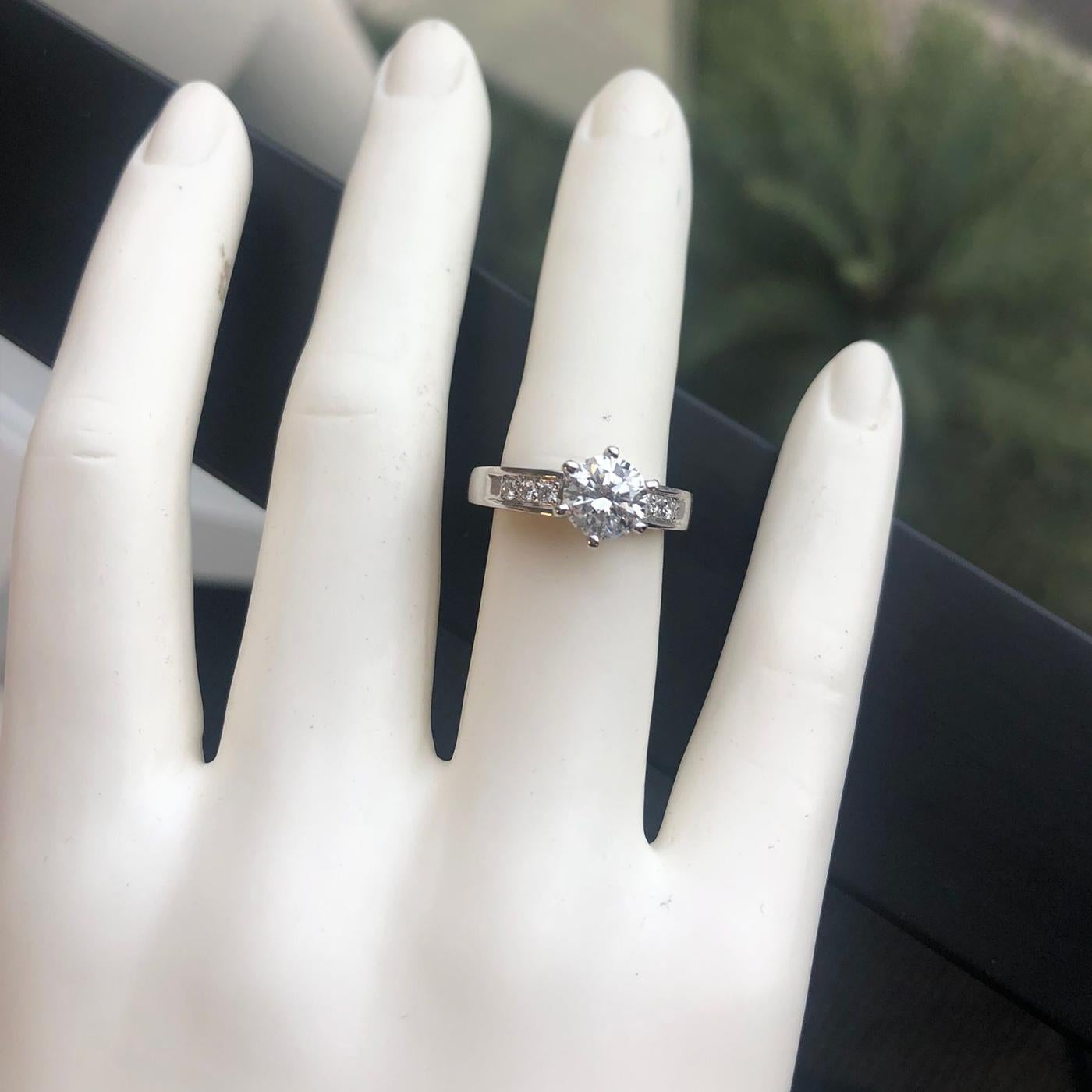 GIA-zertifizierter 1,20 Karat Diamantring mit Rundschliff Si2/VS1 F Farbe 14K Weißgold im Angebot 1