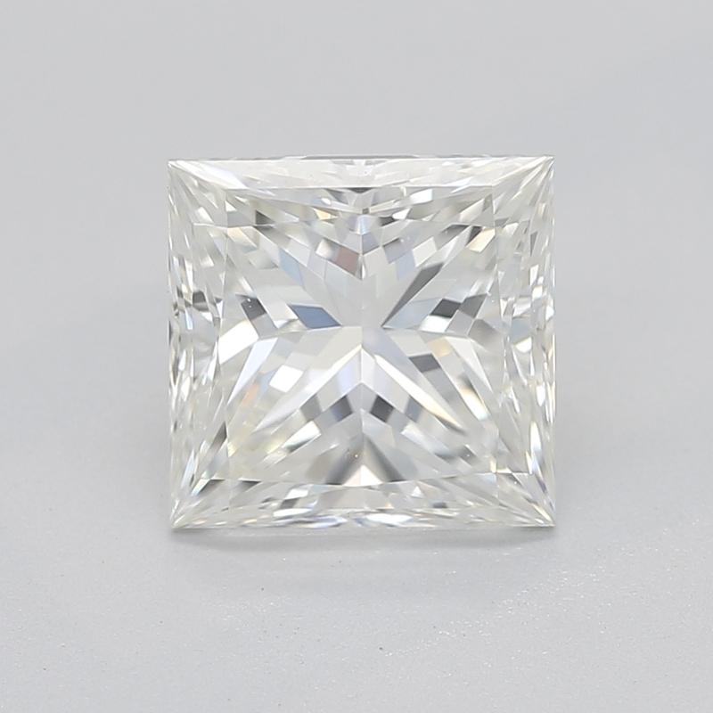 Dieser atemberaubende Diamantring wird in New York handgefertigt und ist eine exquisite Mischung aus modernem Design und traditioneller Handwerkskunst. Sein Herzstück ist ein spektakulärer Prinzess-Diamant mit einem Gewicht von 1,20, einem
