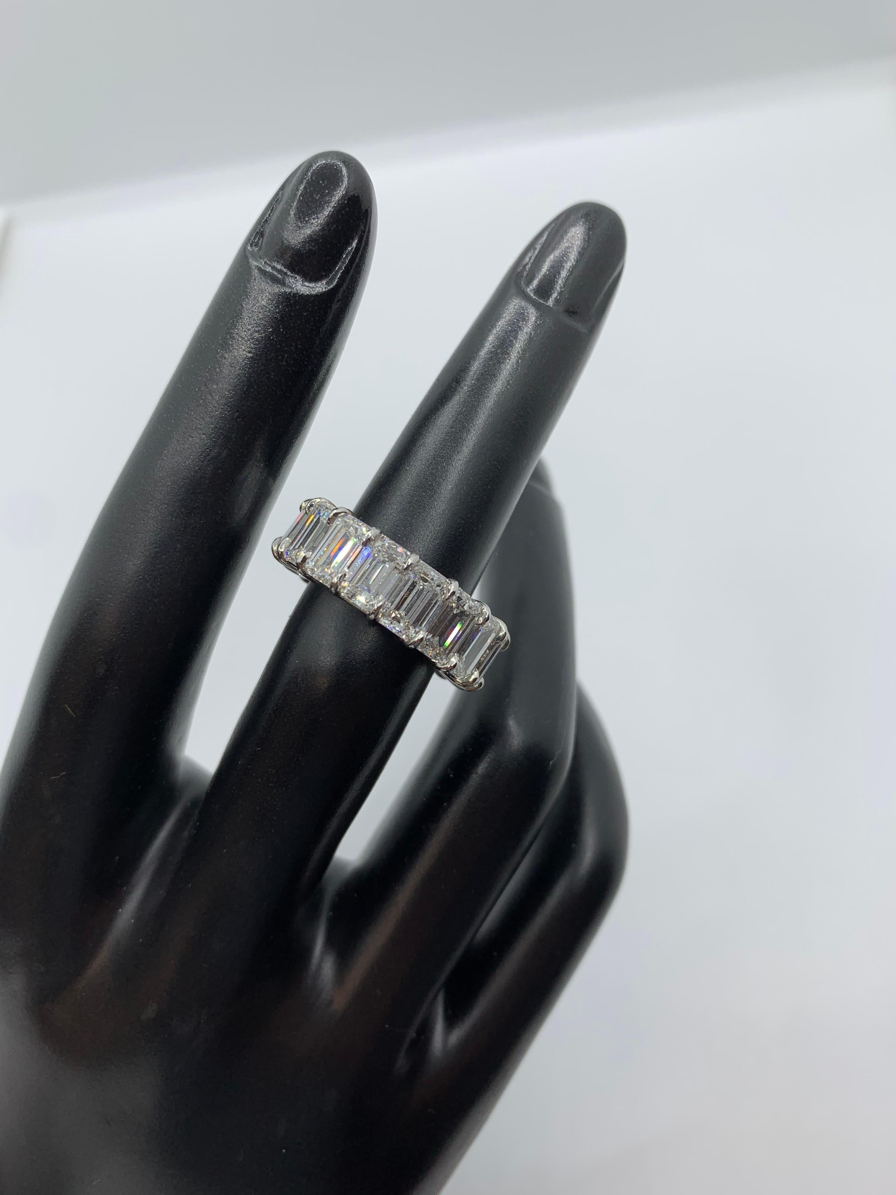 GIA Certified 12.00 Carat Emerald Cut Diamond Eternity Band Ring In New Condition For Sale In New York, NY