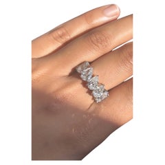 Bague d'éternité certifiée GIA avec 12,00 carats de diamants en forme de poire.