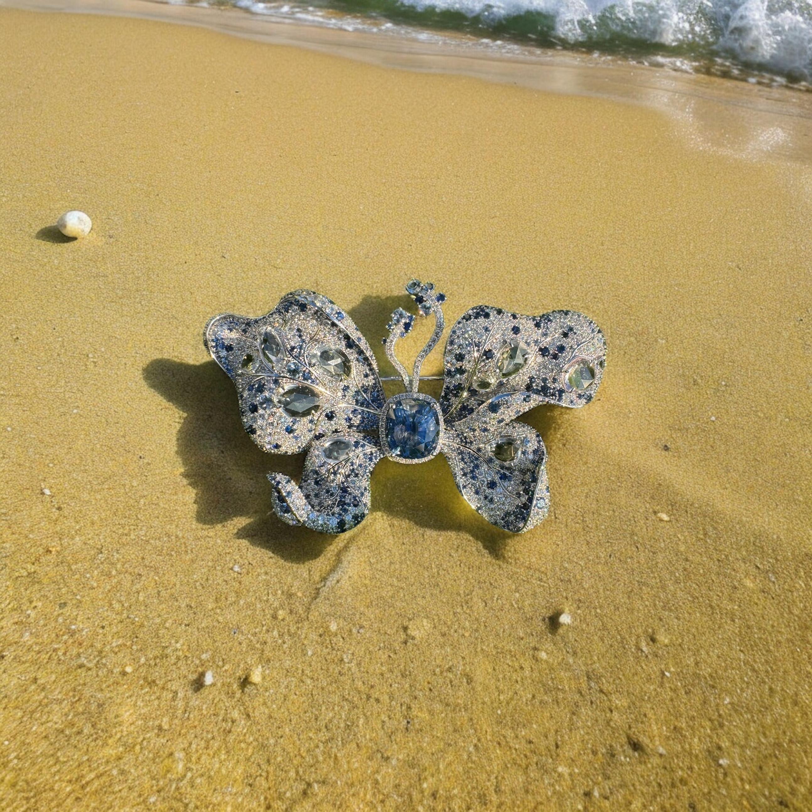 GIA Certified 12.01 Carat Sapphire and Diamond Butterfly Brooch In New Condition For Sale In COTTESLOE, AU