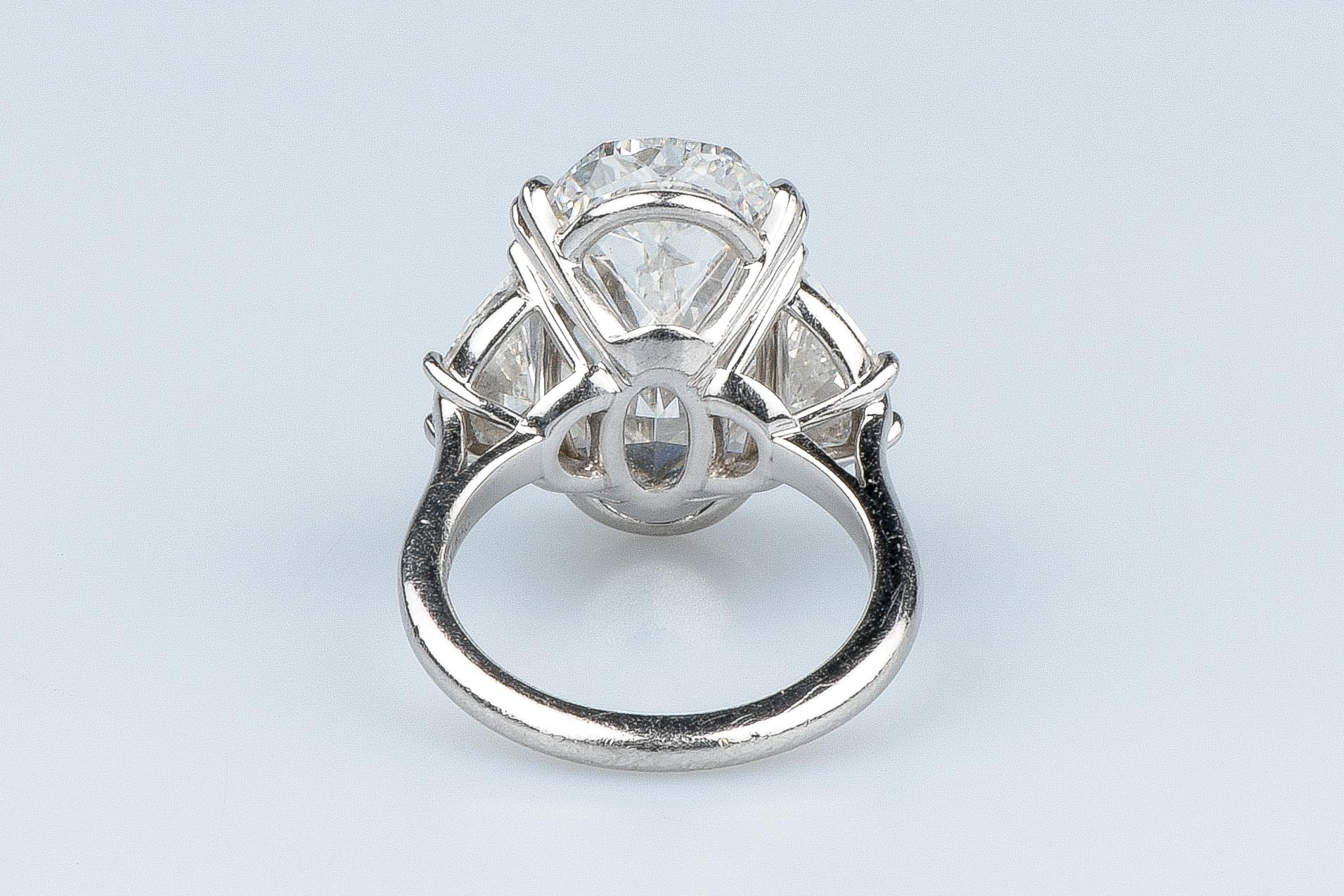 Diamant de taille ovale certifié GIA de 12,09 carats en vente 6