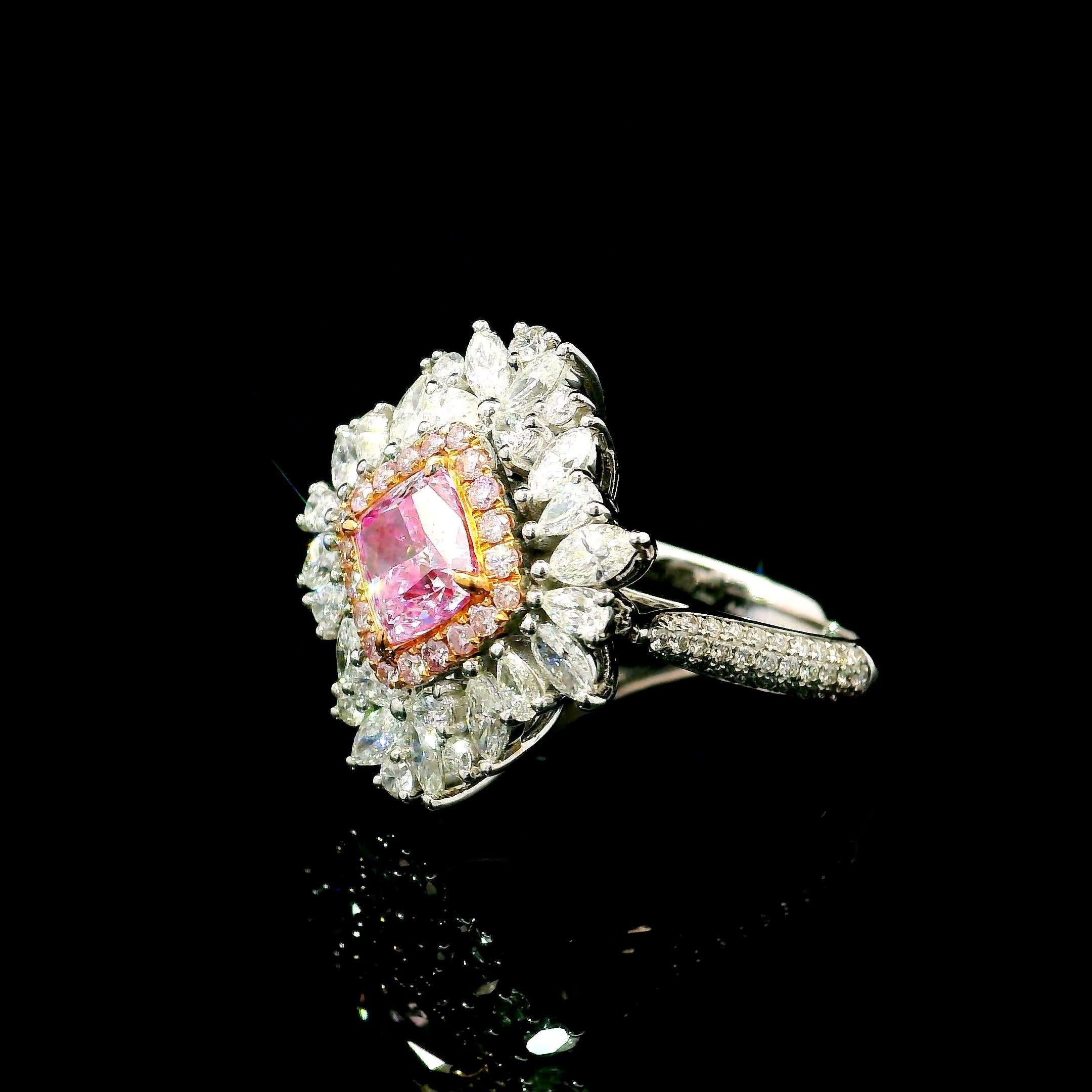 GIA Certified 1.21 Carat Faint Pink SI2 Clarity Diamond Ring In New Condition For Sale In บางรัก, TH