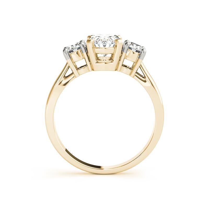 Anello con diamante ovale e rotondo a tre pietre in oro giallo 18 carati certificato GIA da 1,21 carati In condizioni Nuovo in vendita a New York, NY