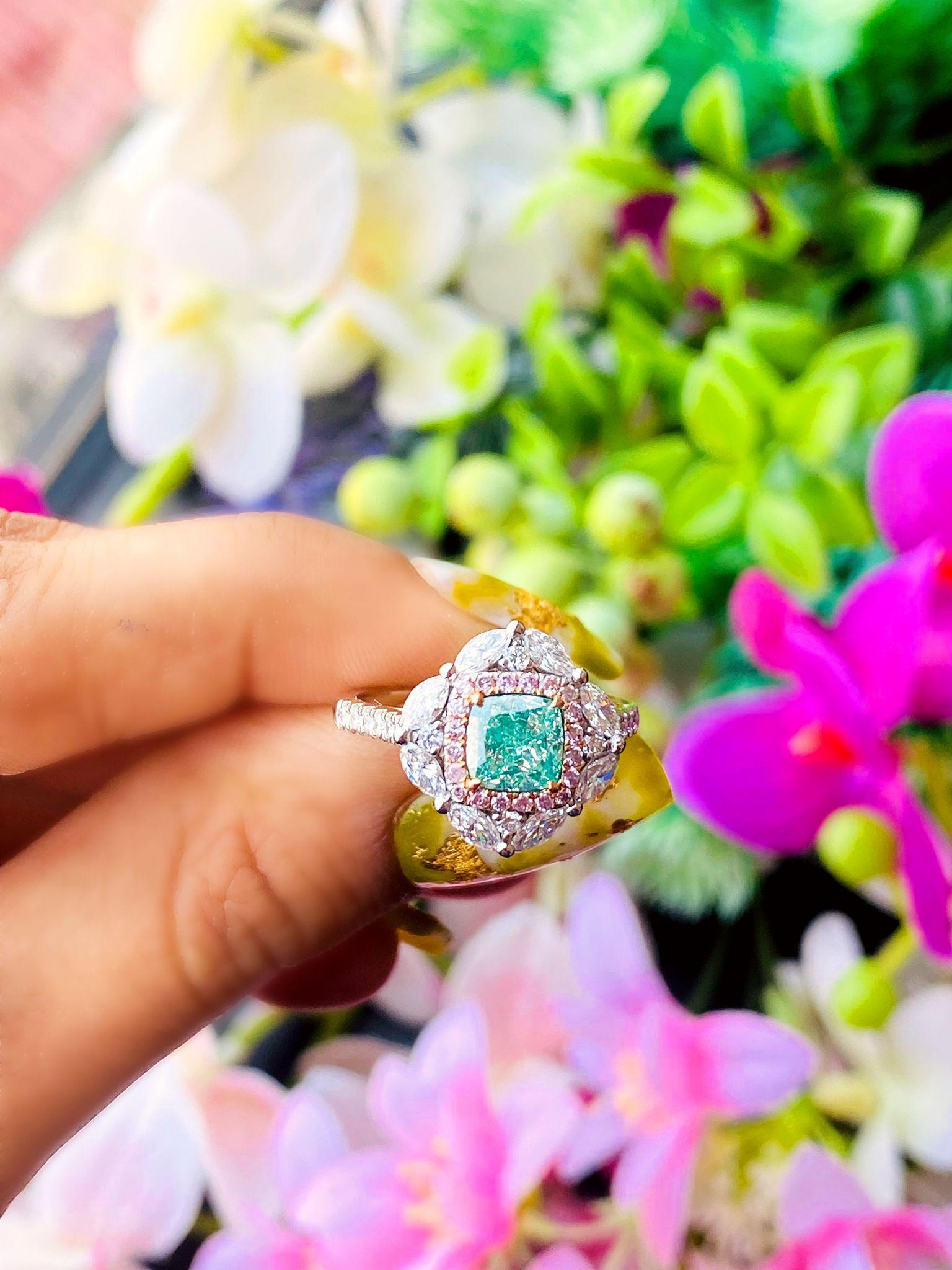 GIA Certified 1.21 Carat Very Light Green VS2 Clarity Diamond Ring For Sale 5