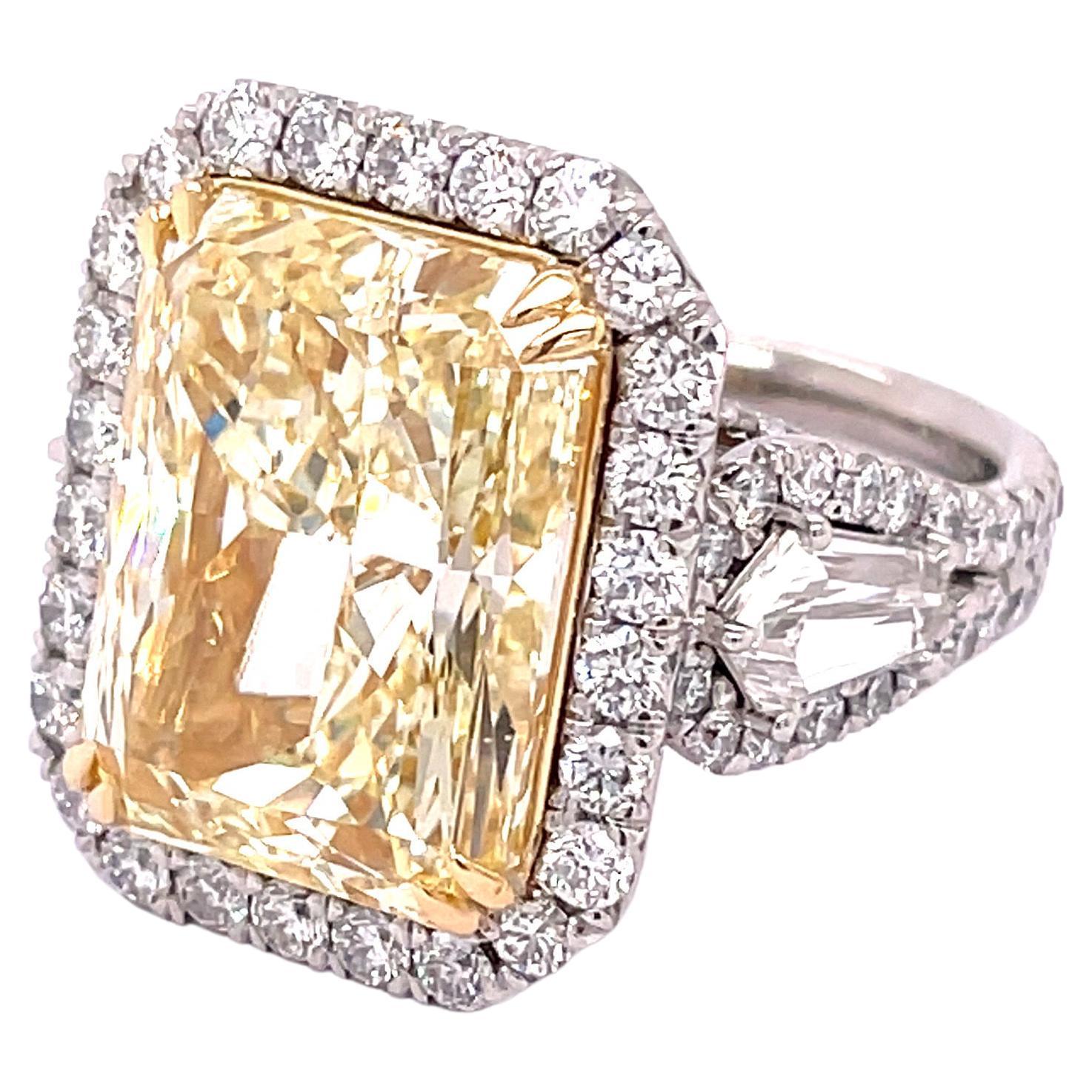 GIA Certified 12.12 Carat Fancy Light Yellow Radiant Cut Engagement Ring  In New Condition For Sale In LA, CA