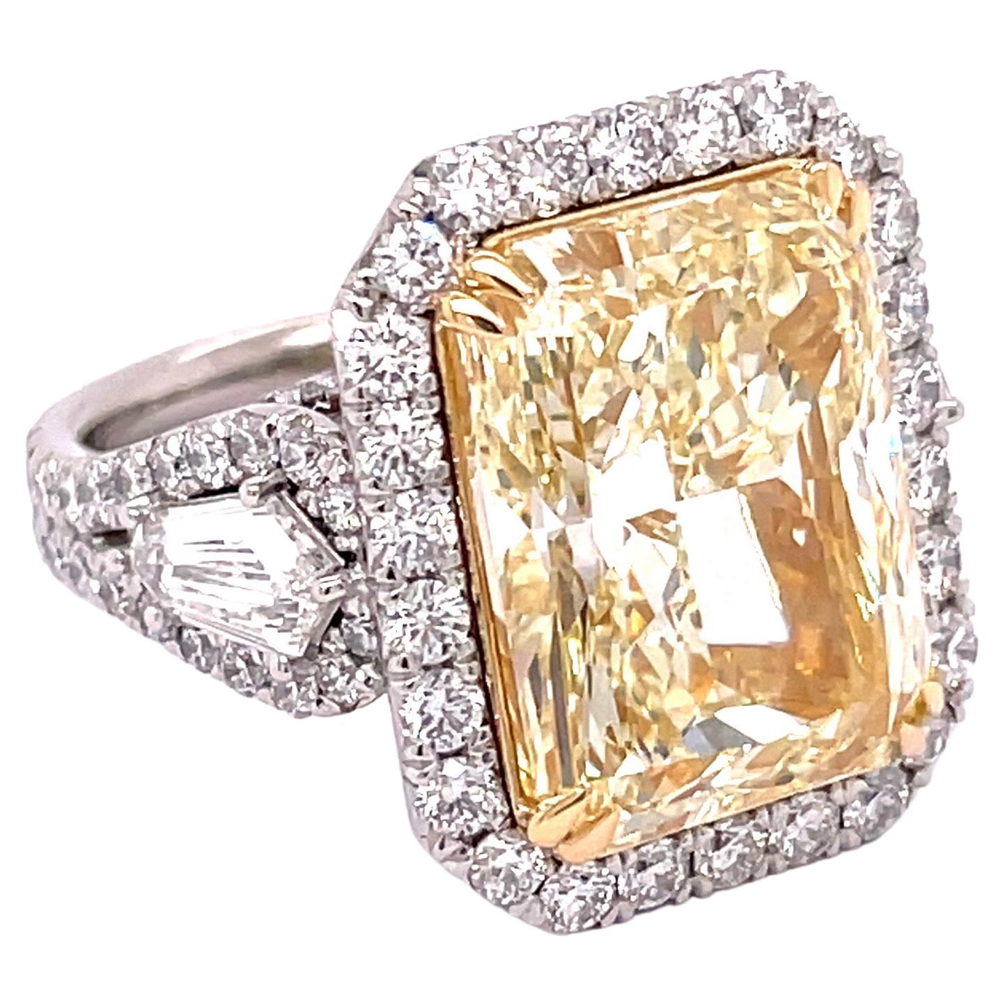 GIA Certified 12.12 Carat Fancy Light Yellow Radiant Cut Engagement Ring  For Sale 1