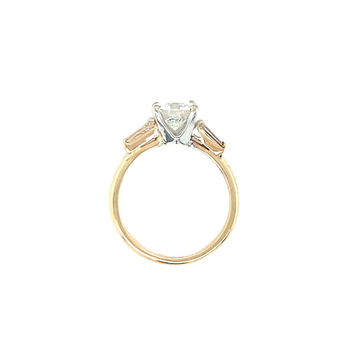 Contemporain Bague de fiançailles en or jaune 14 carats avec diamant certifié GIA de 1,22 carat en vente