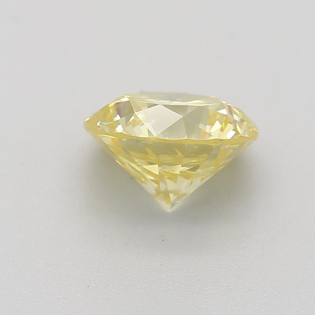 Diamant jaune fantaisie de 1.22 carats certifié par le GIA Neuf - En vente à บางรัก, TH