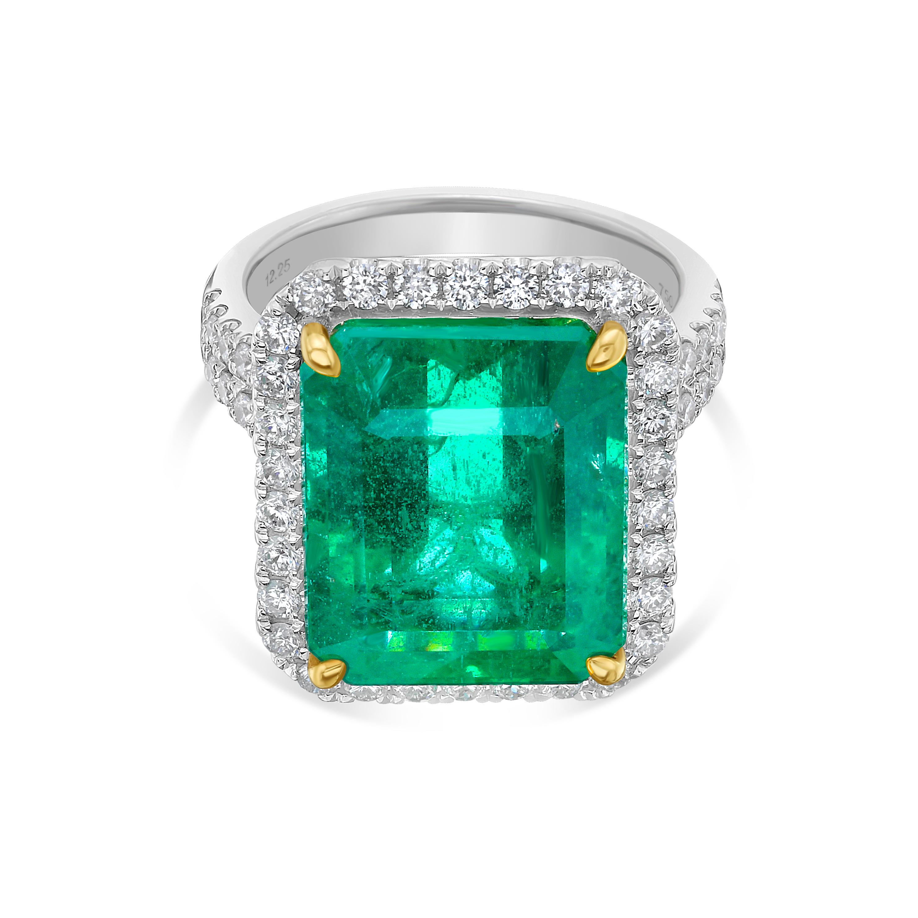 Anillo de cóctel de diamantes y esmeralda africana de 12,25 quilates certificado por el GIA en Nuevo estado para la venta en Great Neck, NY