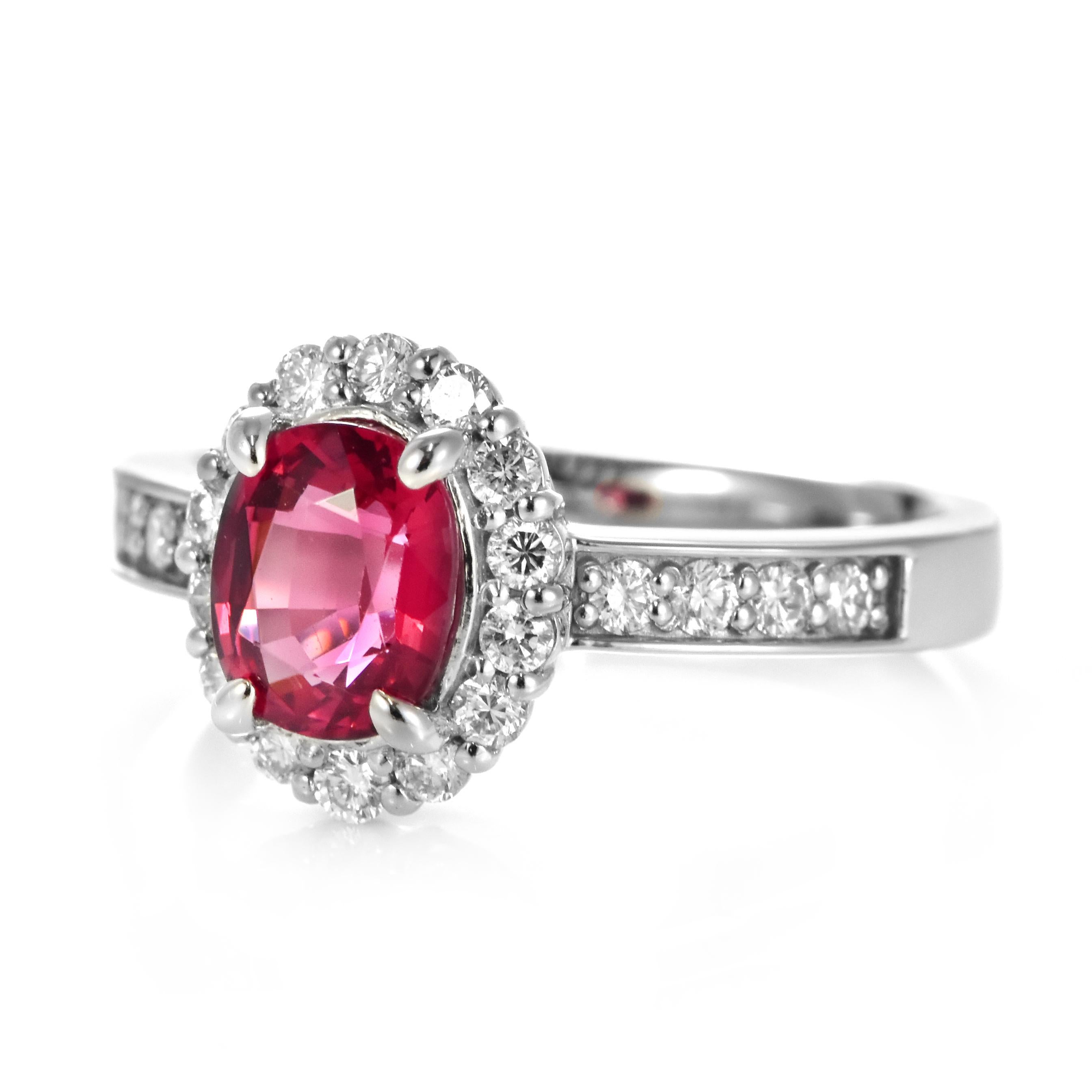 Bague en platine certifiée GIA de 1.229 carat de spinelles rouges naturelles et de diamants en vente 4