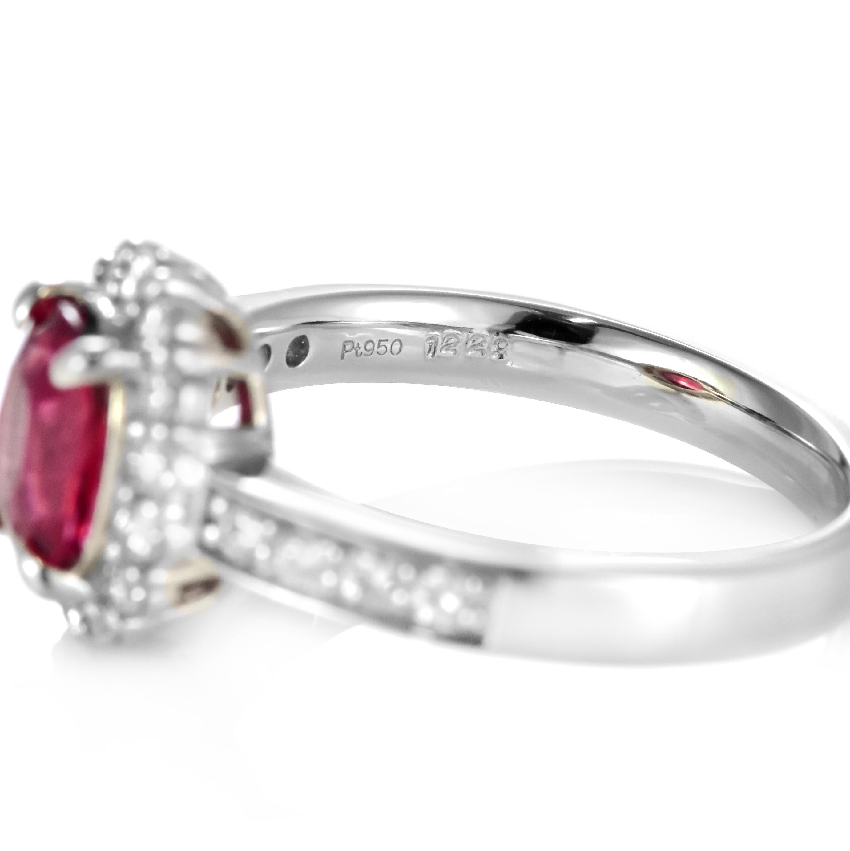 Bague en platine certifiée GIA de 1.229 carat de spinelles rouges naturelles et de diamants en vente 6