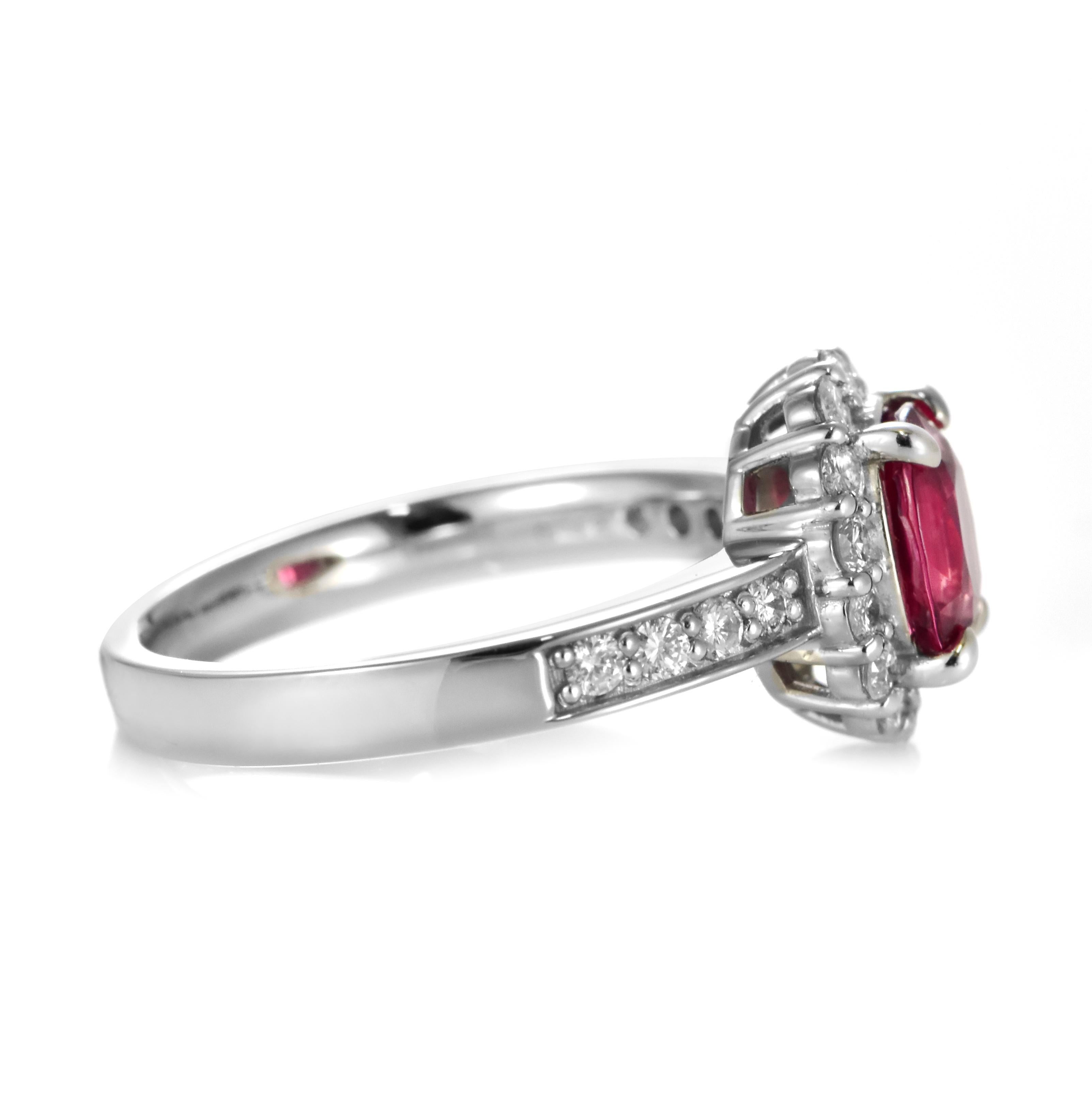 Bague en platine certifiée GIA de 1.229 carat de spinelles rouges naturelles et de diamants Neuf - En vente à Tokyo, JP
